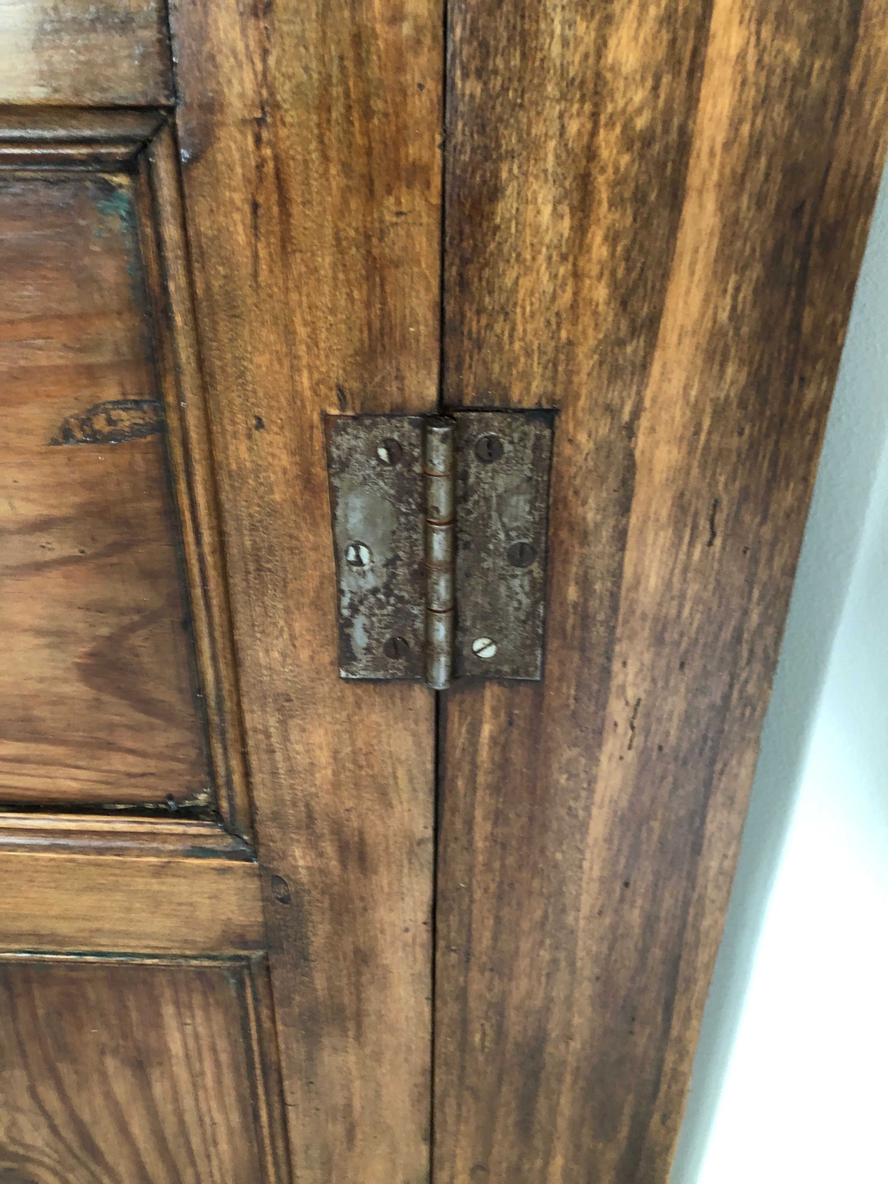 Notch, corner cabinet