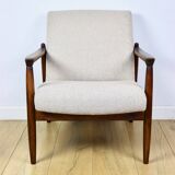 Fauteuil GFM-64, design d'Edmund Homa des années 70, bouclé beige - 2 pièces disponibles