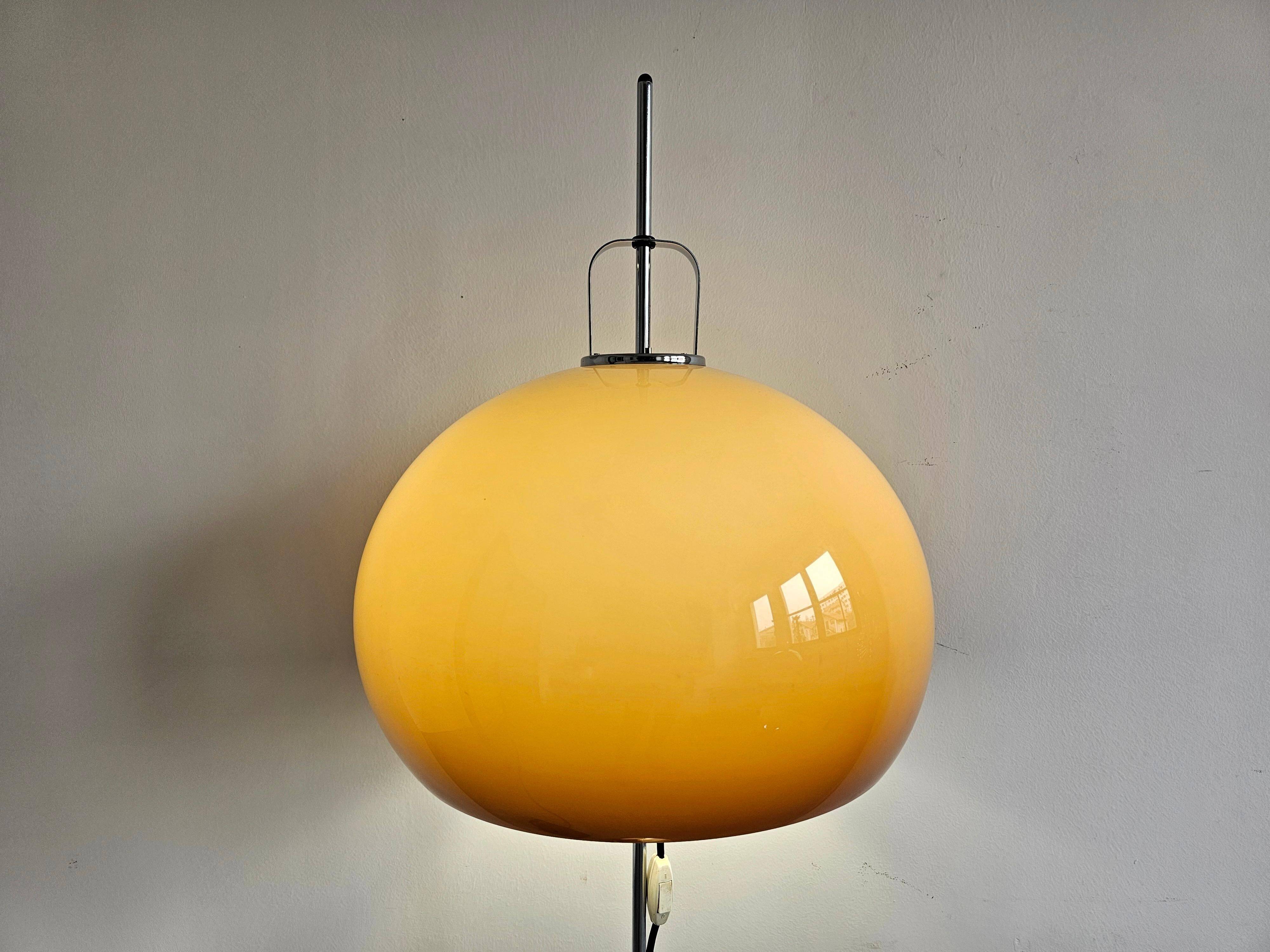 Mid Century Modern "Lucerna" floor lamp in acrylic by Harvey Guzzini