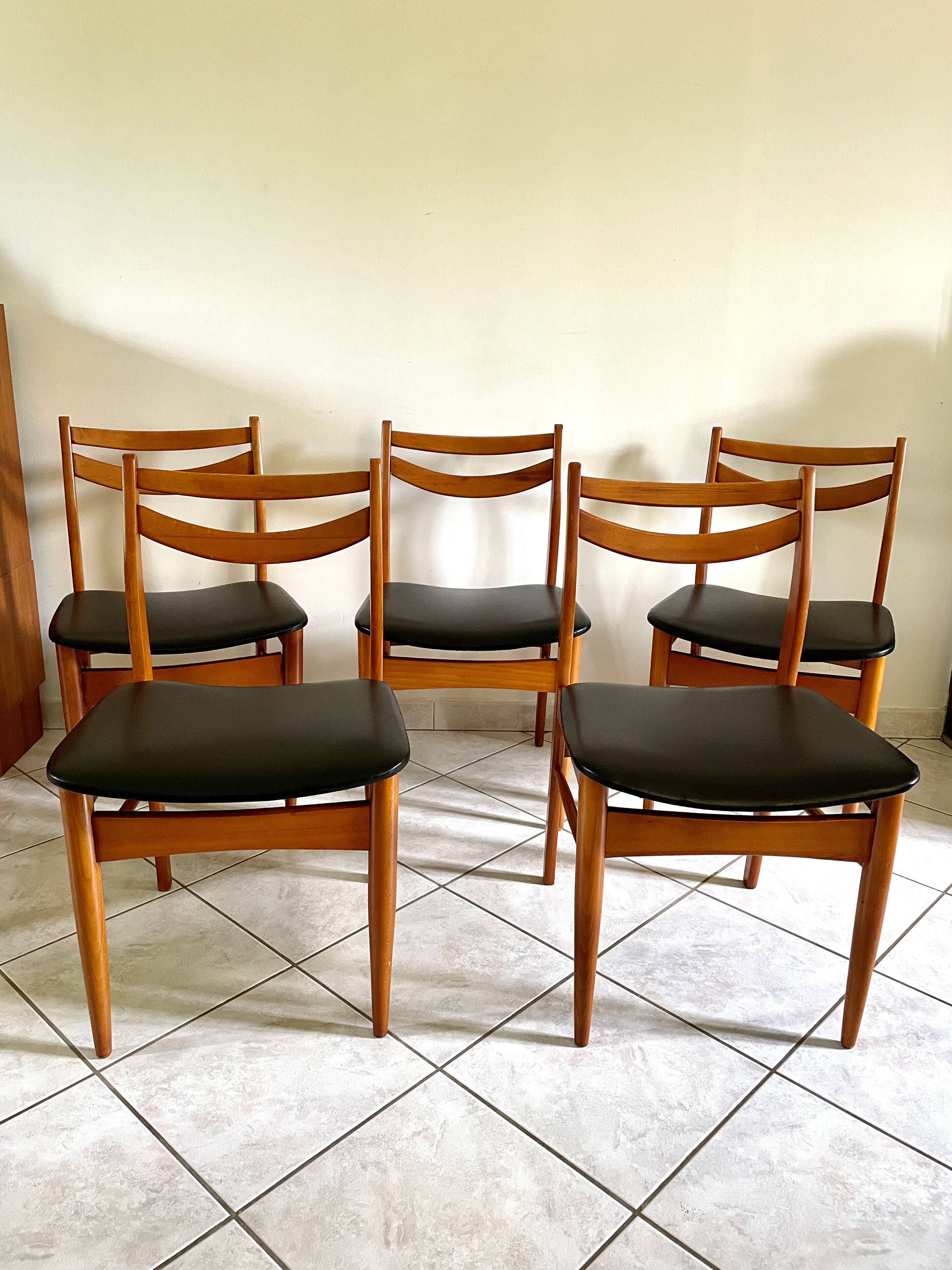 Set de 5 chaises scandinaves teck et skaï