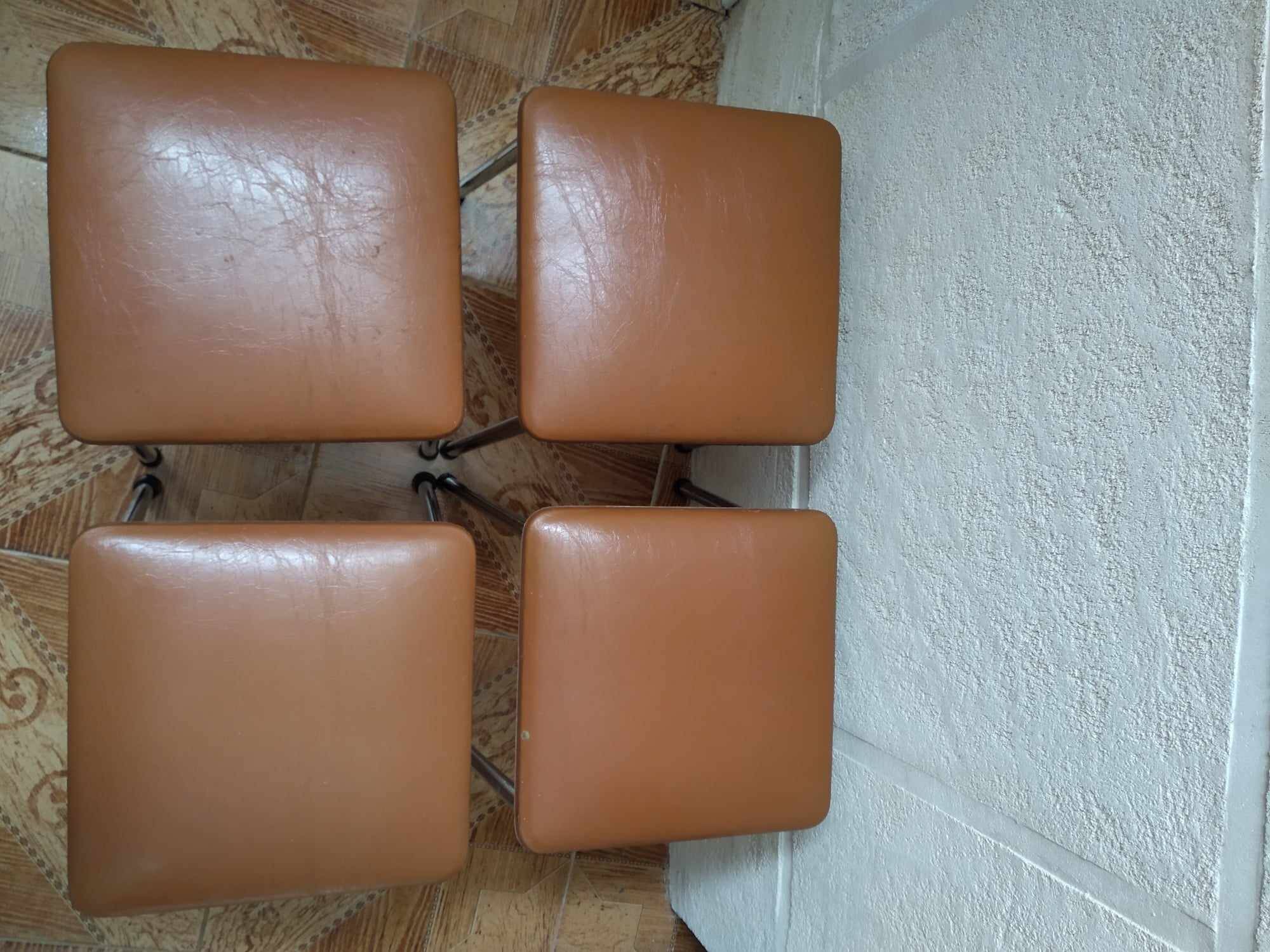 Lot de 4 tabourets vintage années 70