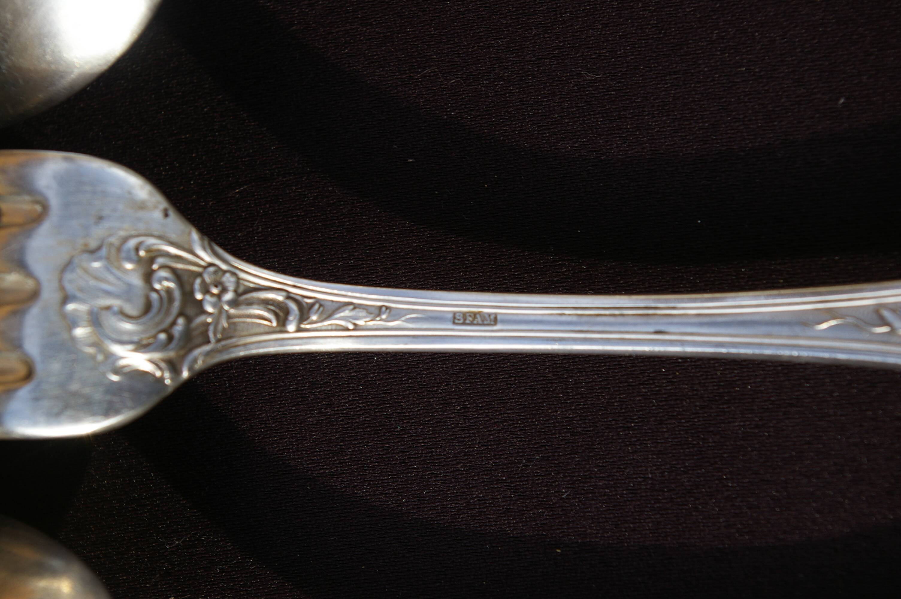 Housewife 6 people style Rocaille in silver metal