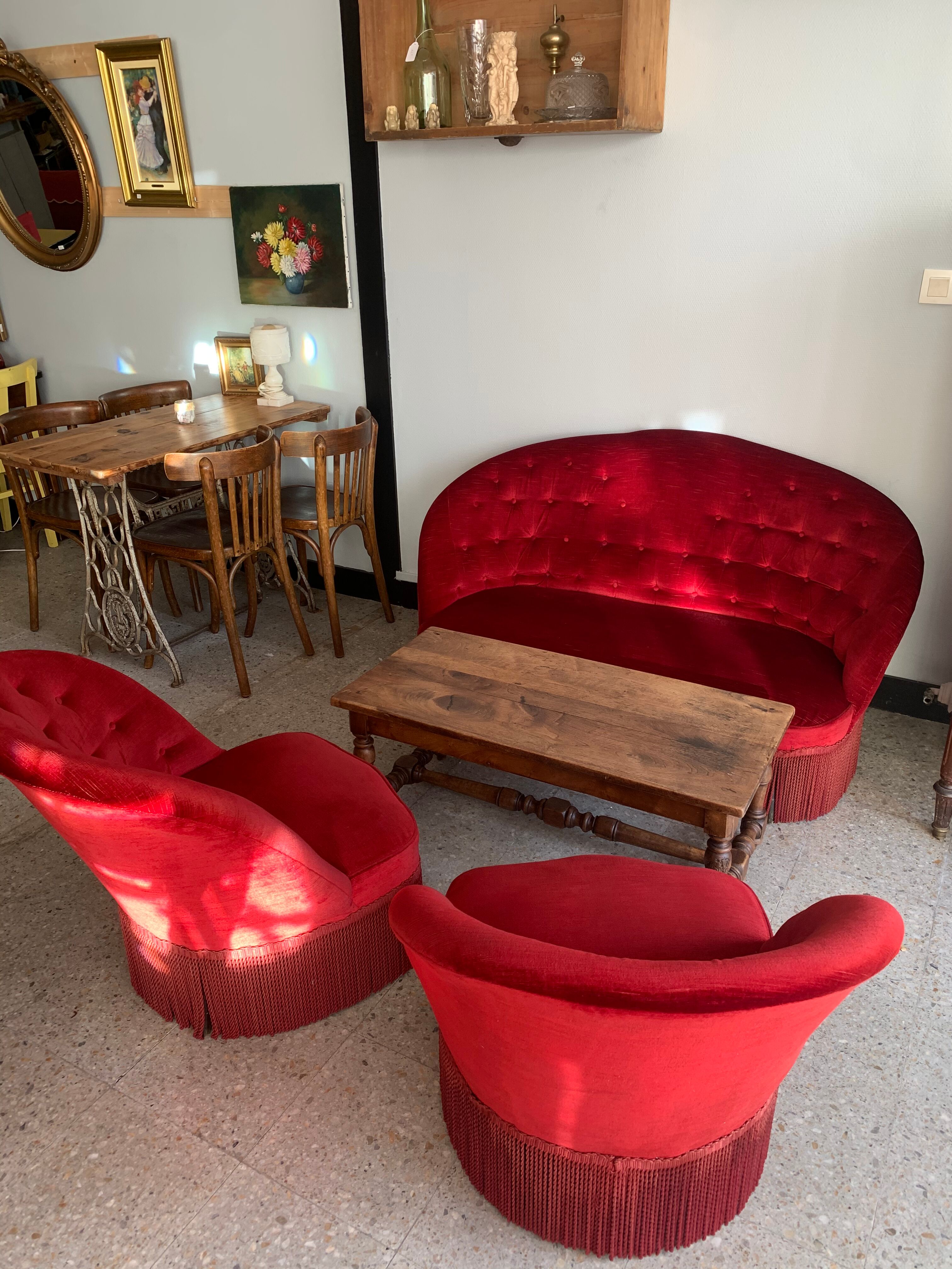 Sofa set and 2 toad armchairs