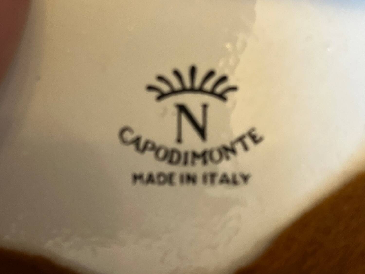 Verseuse en céramique de Capodimonte