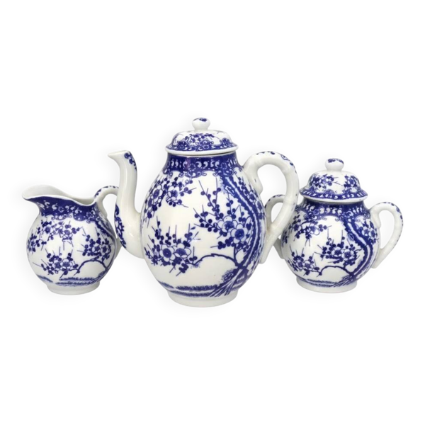 Théière, sucrier et pot à lait japonais en porcelaine d'Arita, fin du XIXe