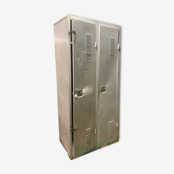 Double metal cloakroom cabinet