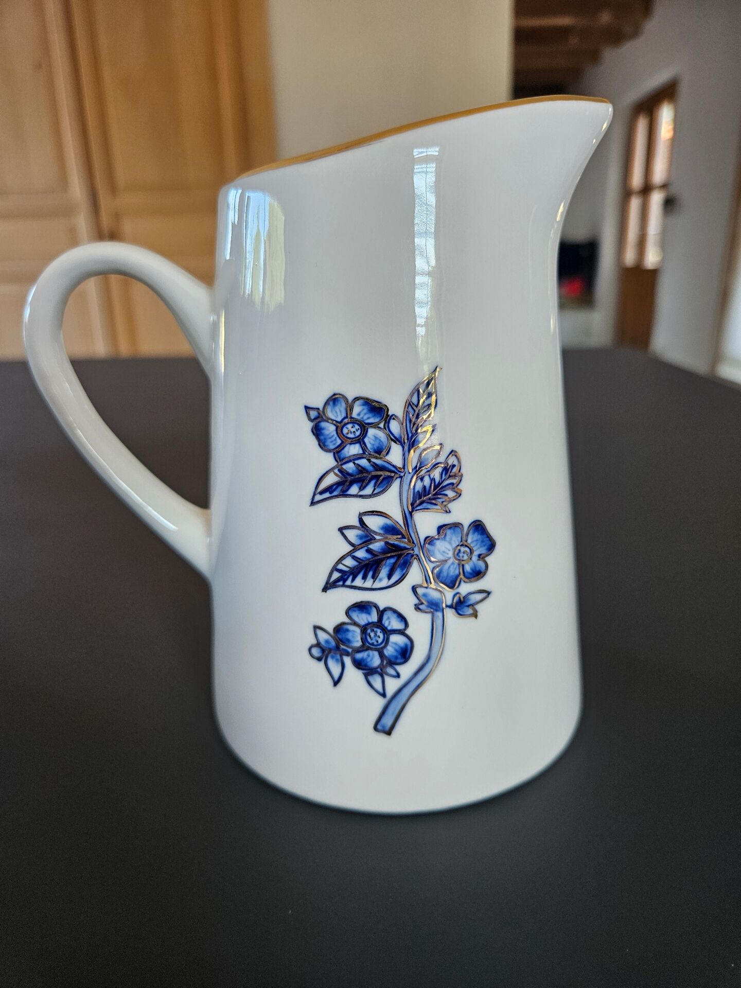 Small jug / Vase Maison Manoï Porcelain