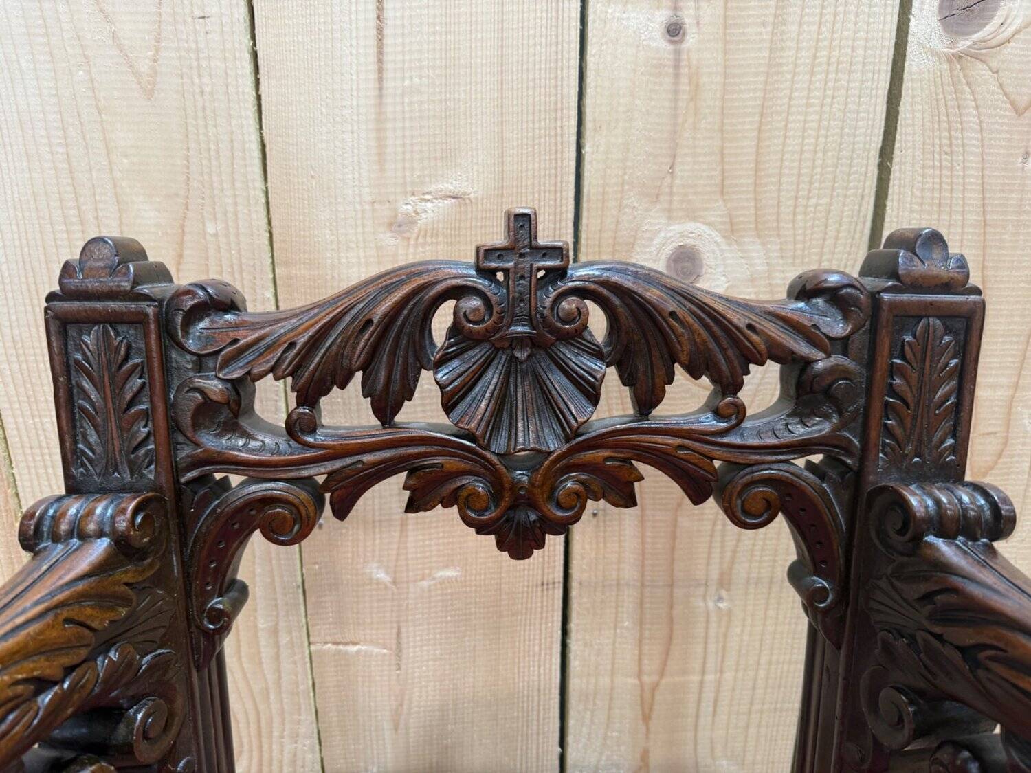 Trône d'évêque – Style Renaissance / Louis XIII – Bois sculpté – XIXe