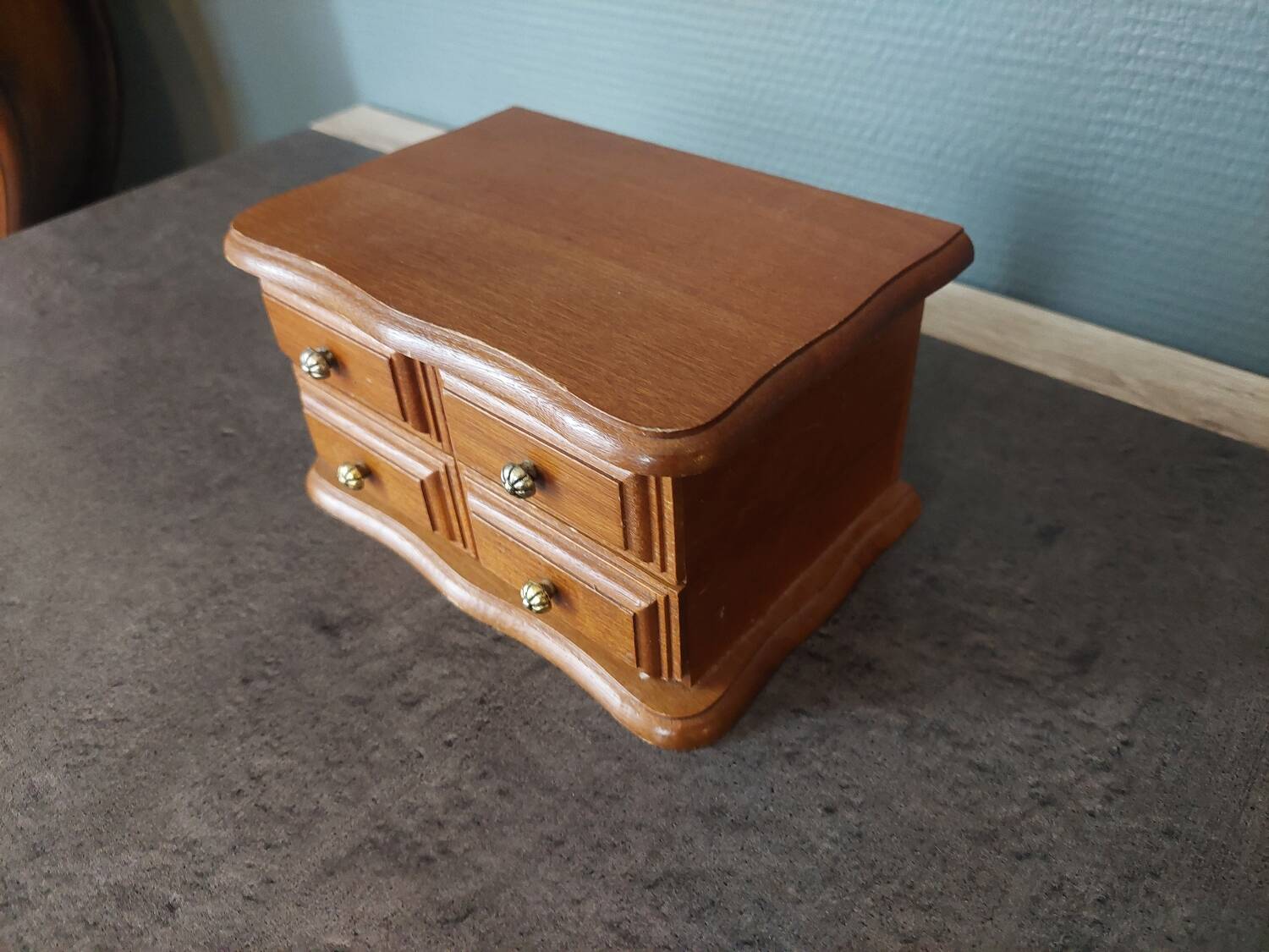 Wooden jewelry box