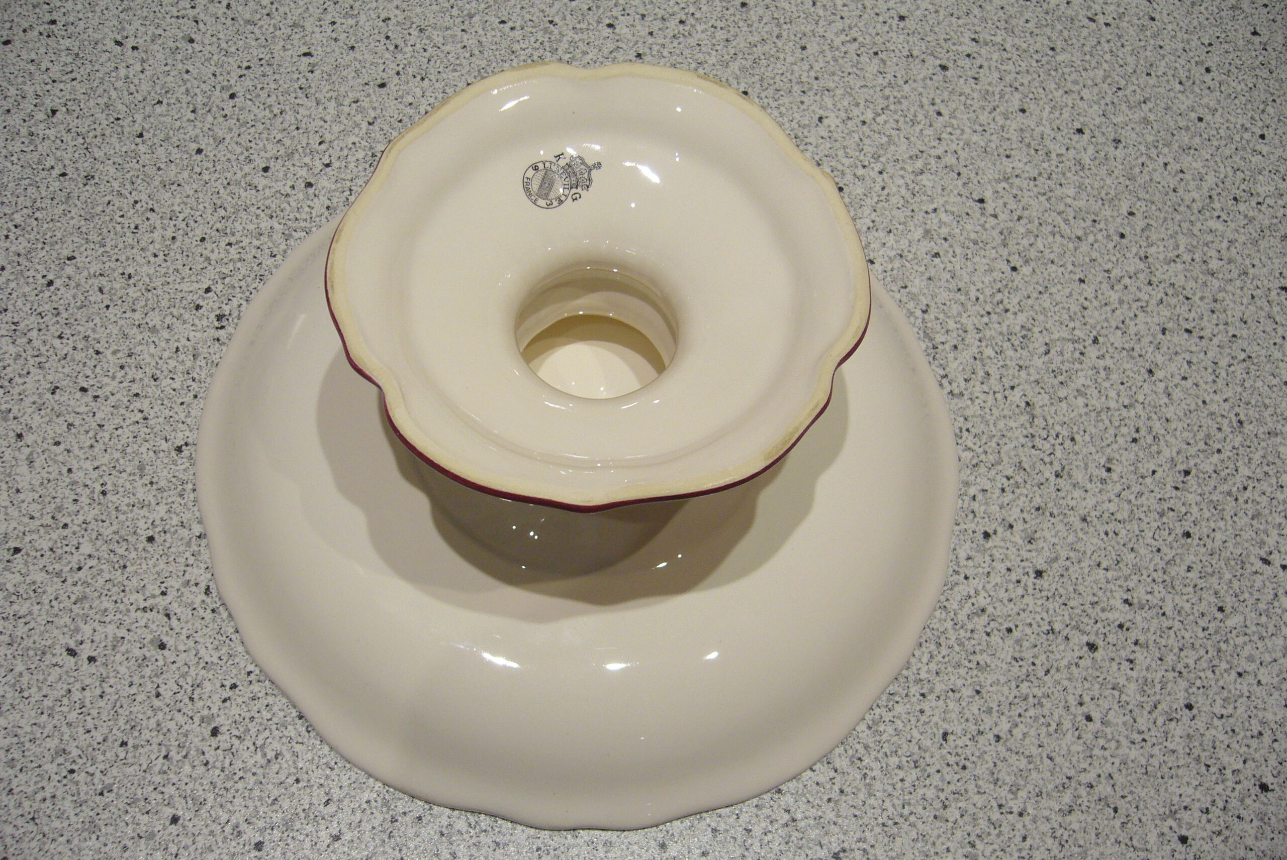 Lunéville's fruit-footed cup or earthenware cakes