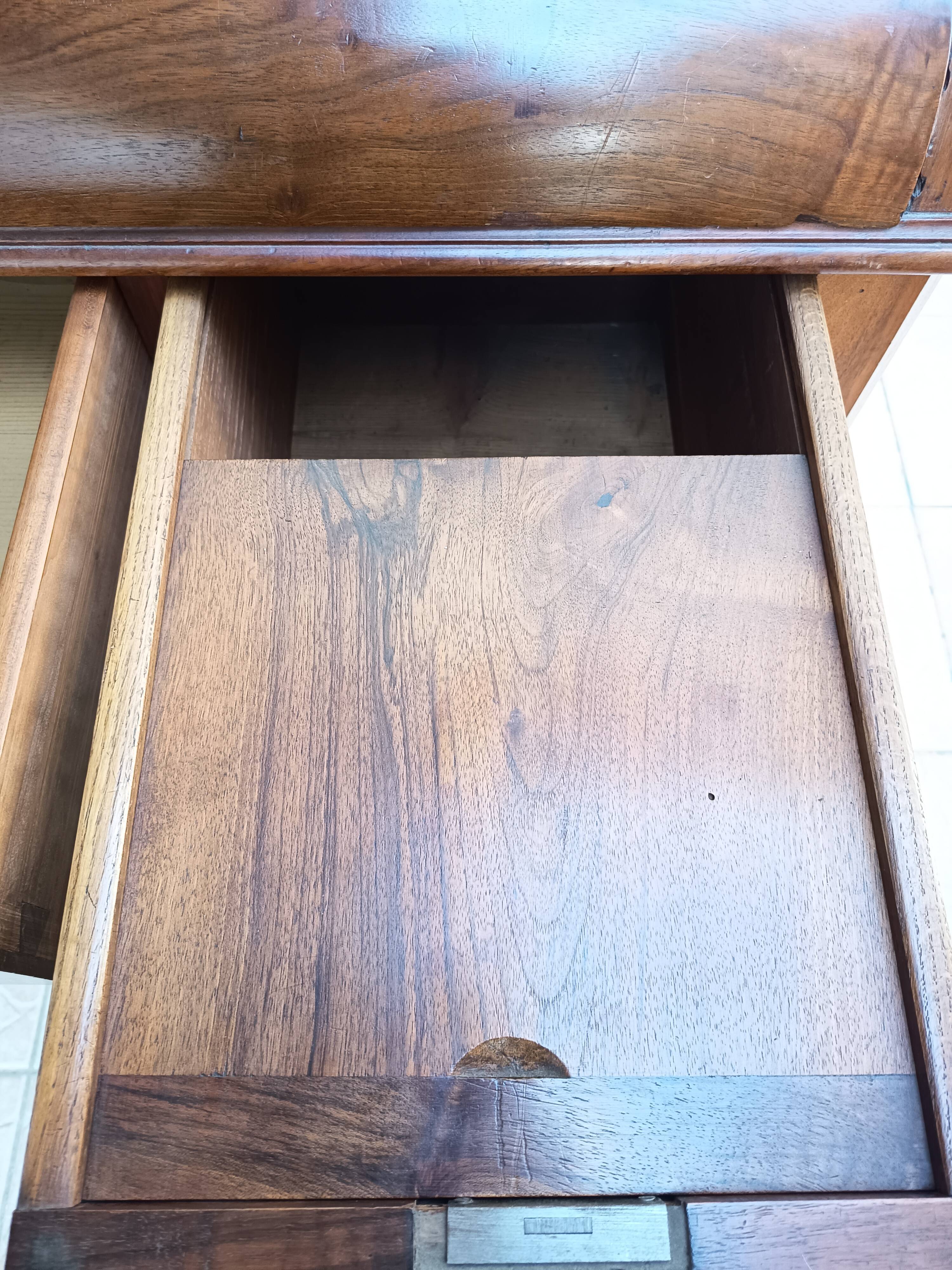 Bureau à cylindre Louis Philippe en noyer époque 19ème
