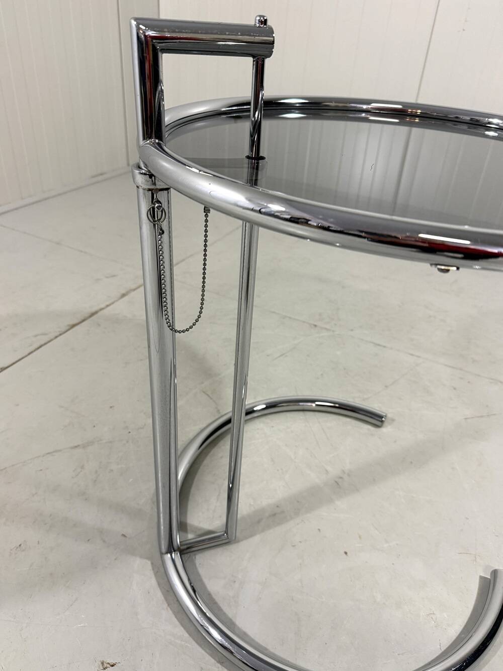 Eileen Gray adjustable side table E1027 Vereinigte Werkstätten