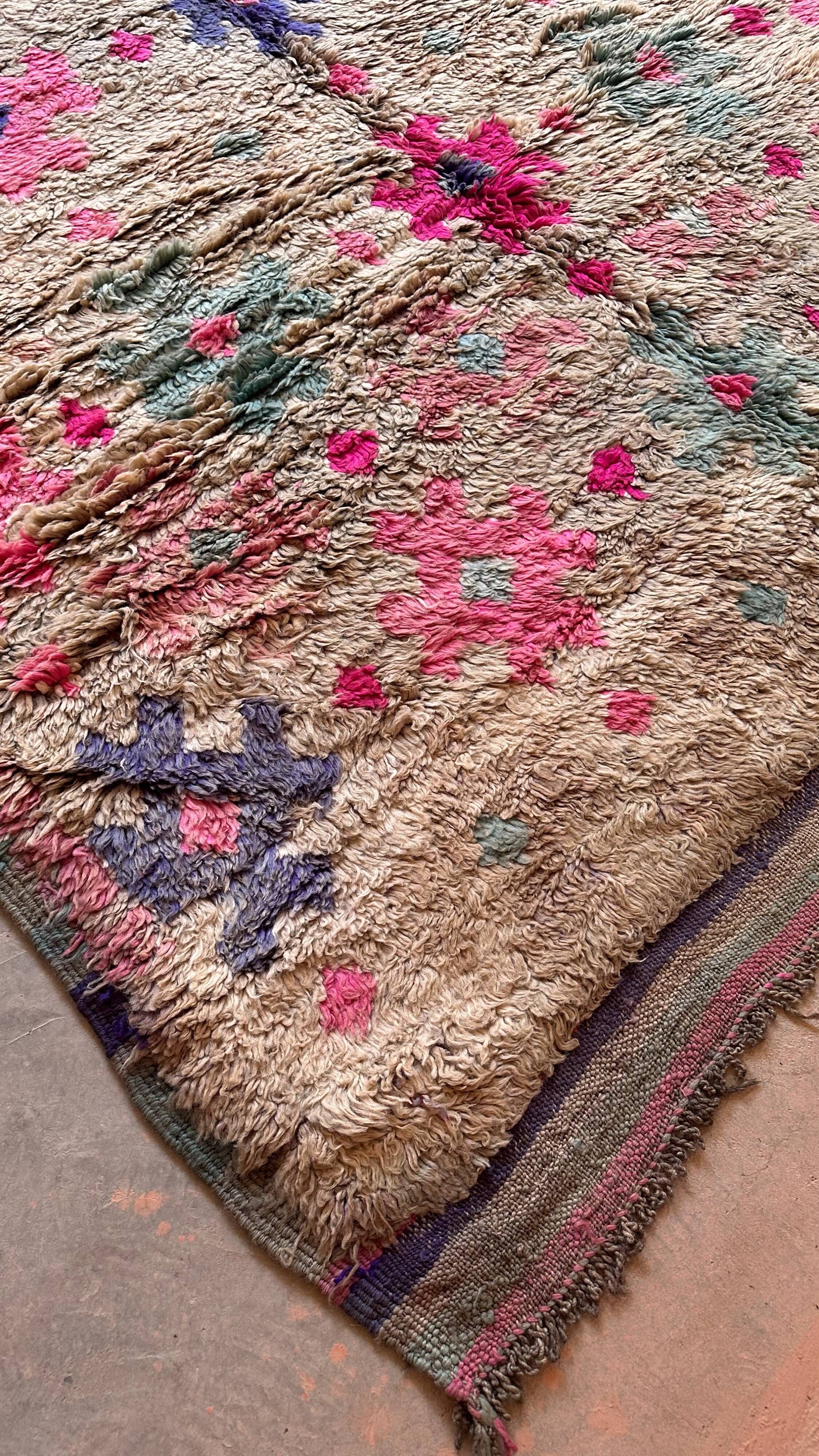 Talsint colorful Berber rug - 433 x 189 cm