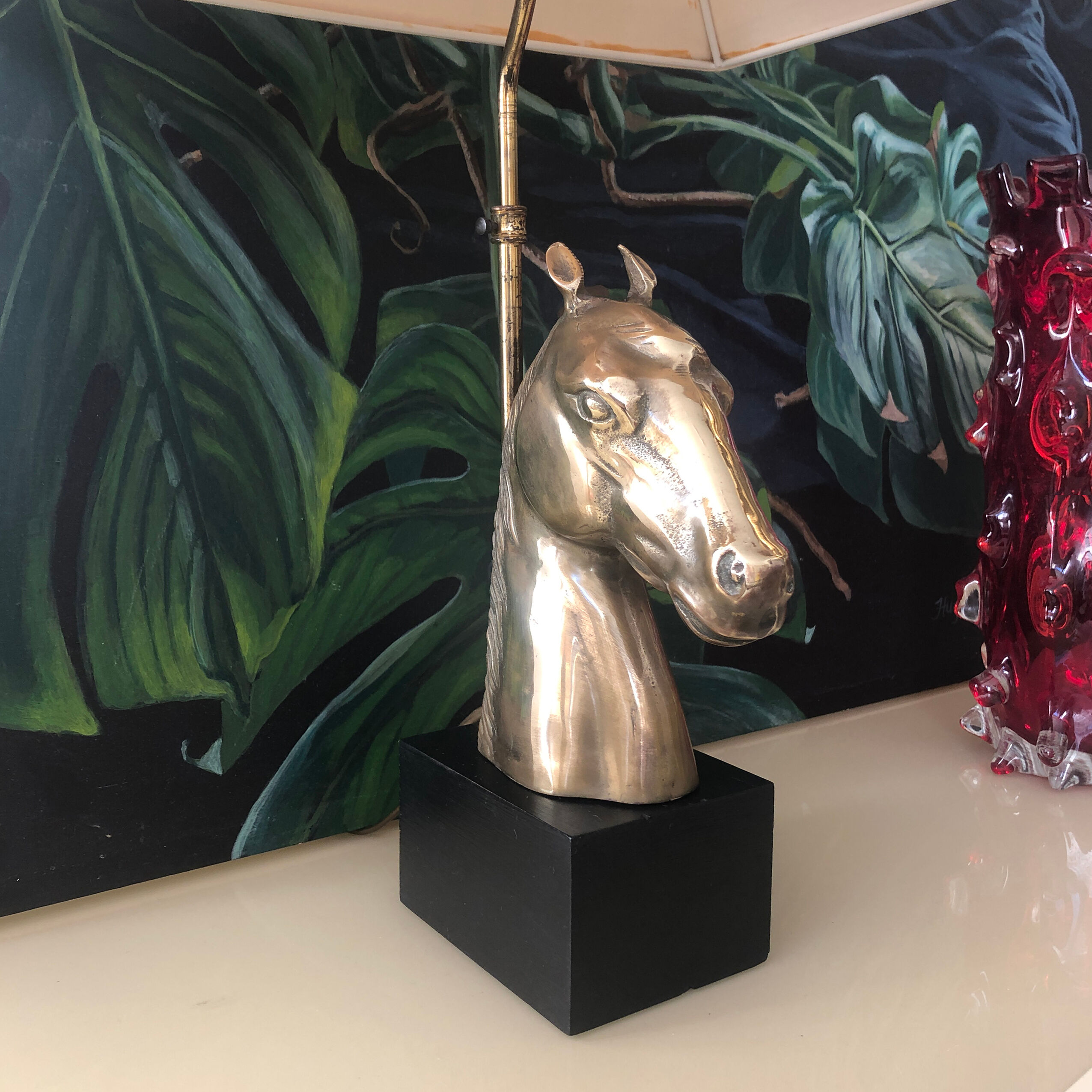 Lampe de table tête de cheval en laiton des années 1970 Hollywood Regency