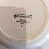 Lot de 7 assiettes et un plat Diguoin