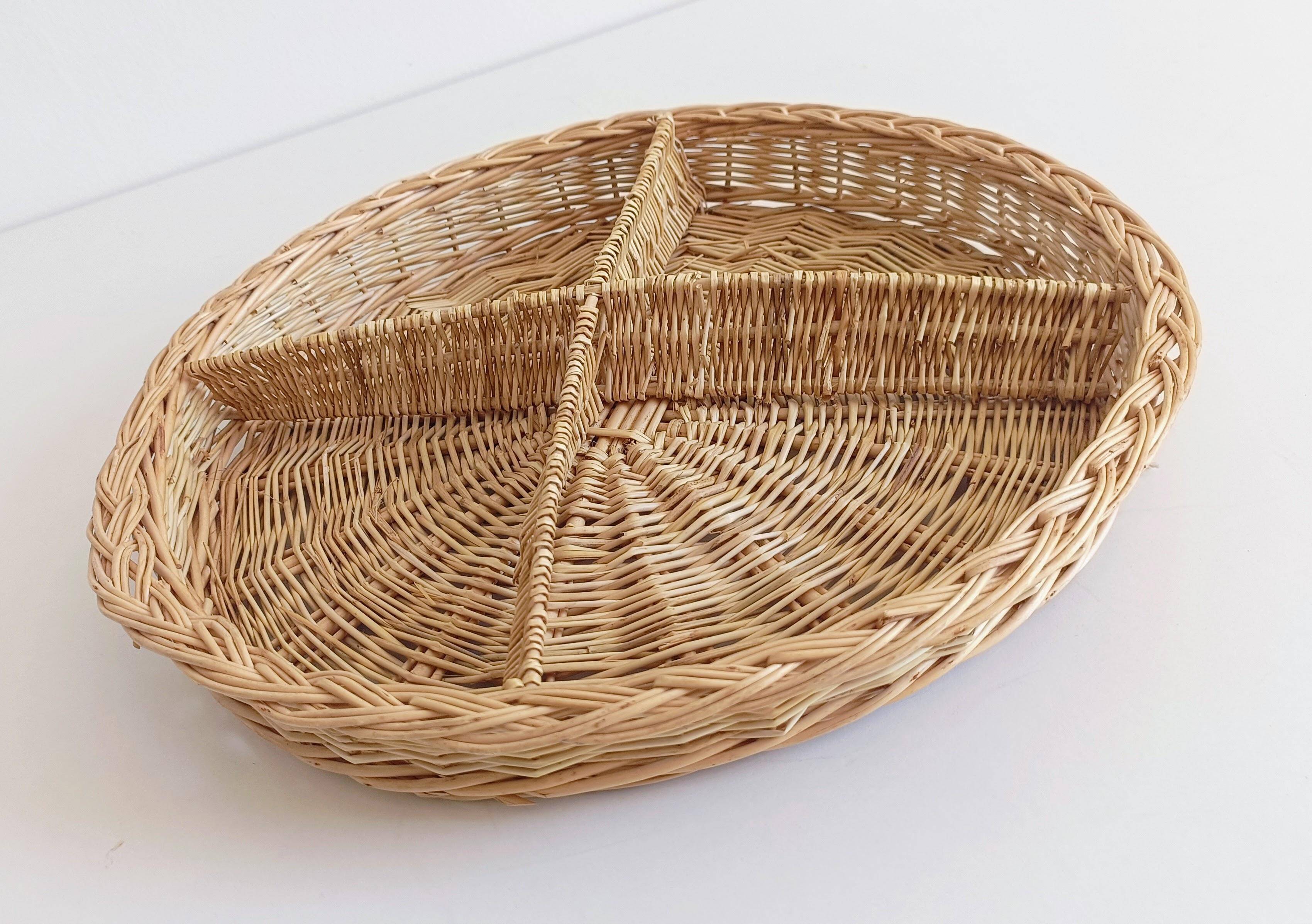 Rustic French Provence Wicker Basket Centerpiece / Vide-Poche – Mid 20th Century