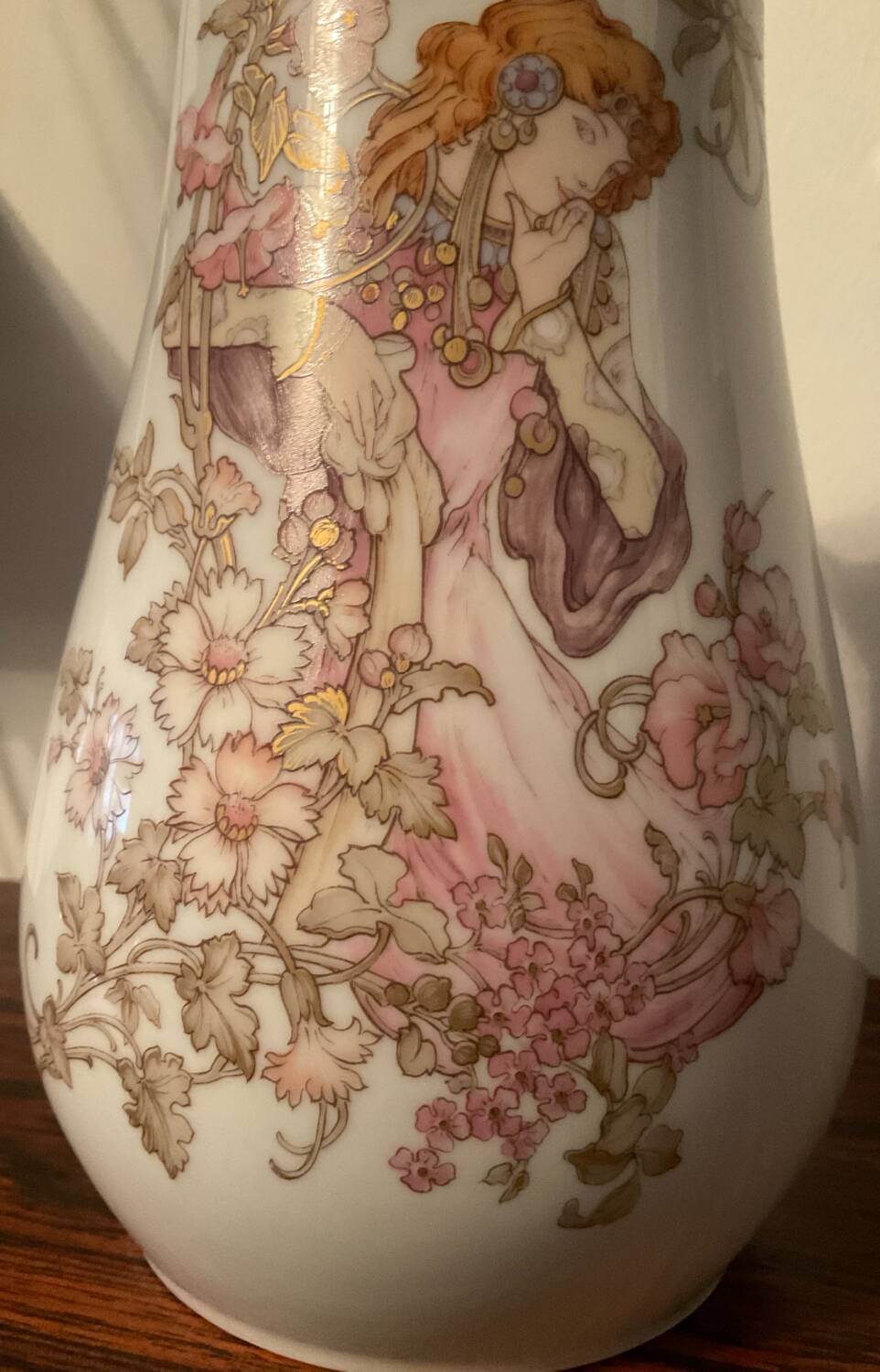 Kaiser vase in glazed porcelain by Nossek