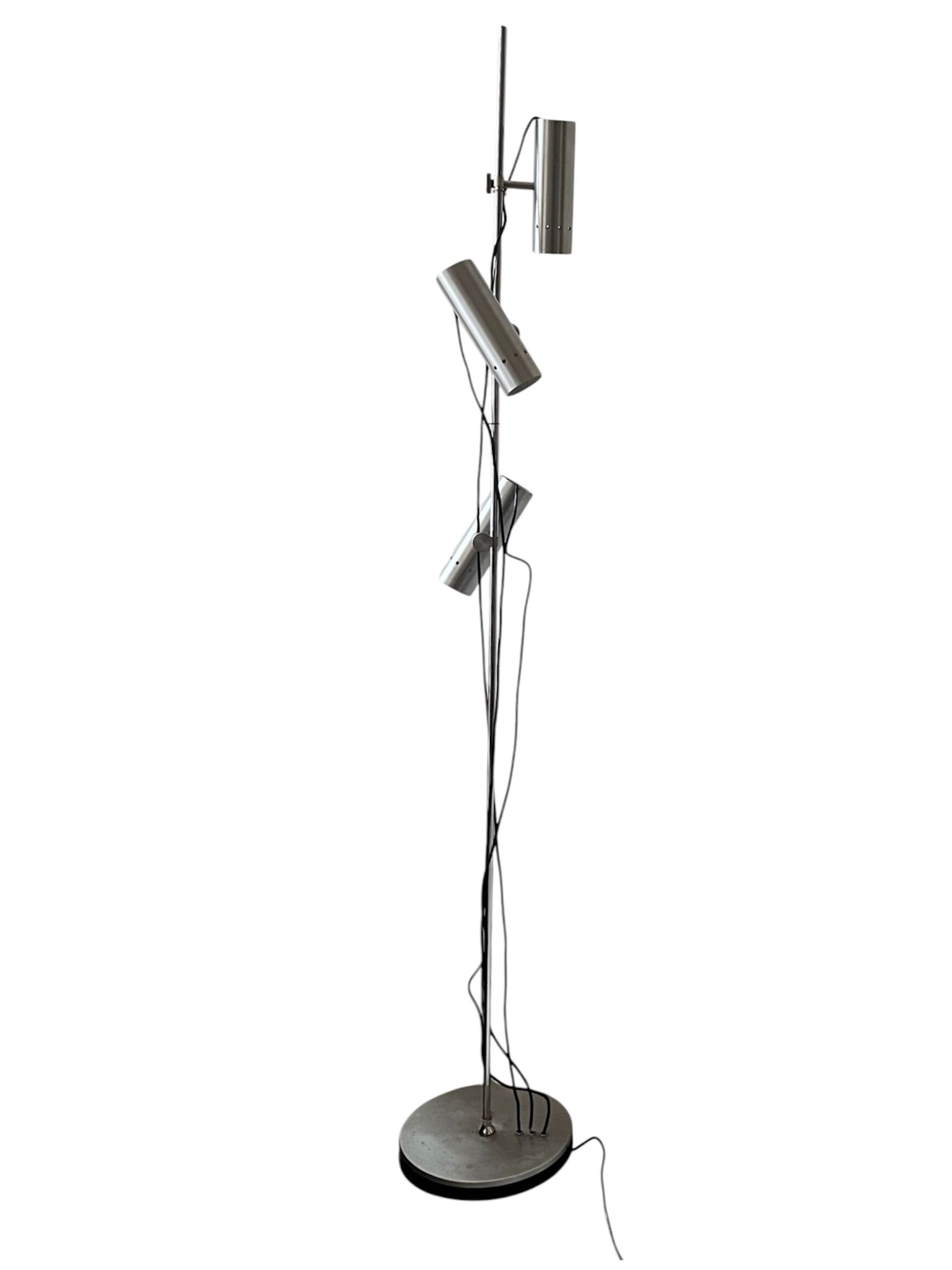 Chrome metal floor lamp with 3 spots by Alain Richard, design 1970.