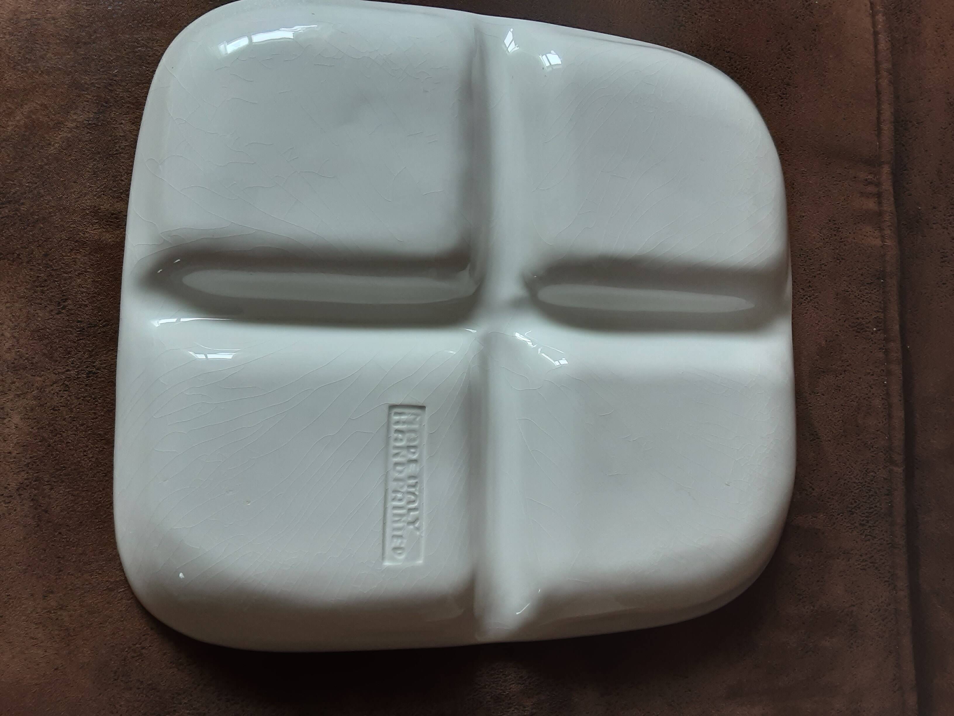 Italian slip compartment dish