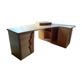 Bureau avec ses rangements