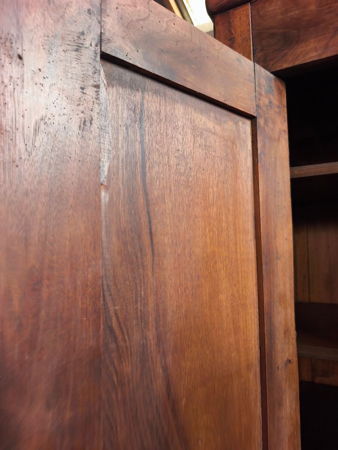 Antique linen cupboard in solid walnut from the 19th century – Louis Philippe