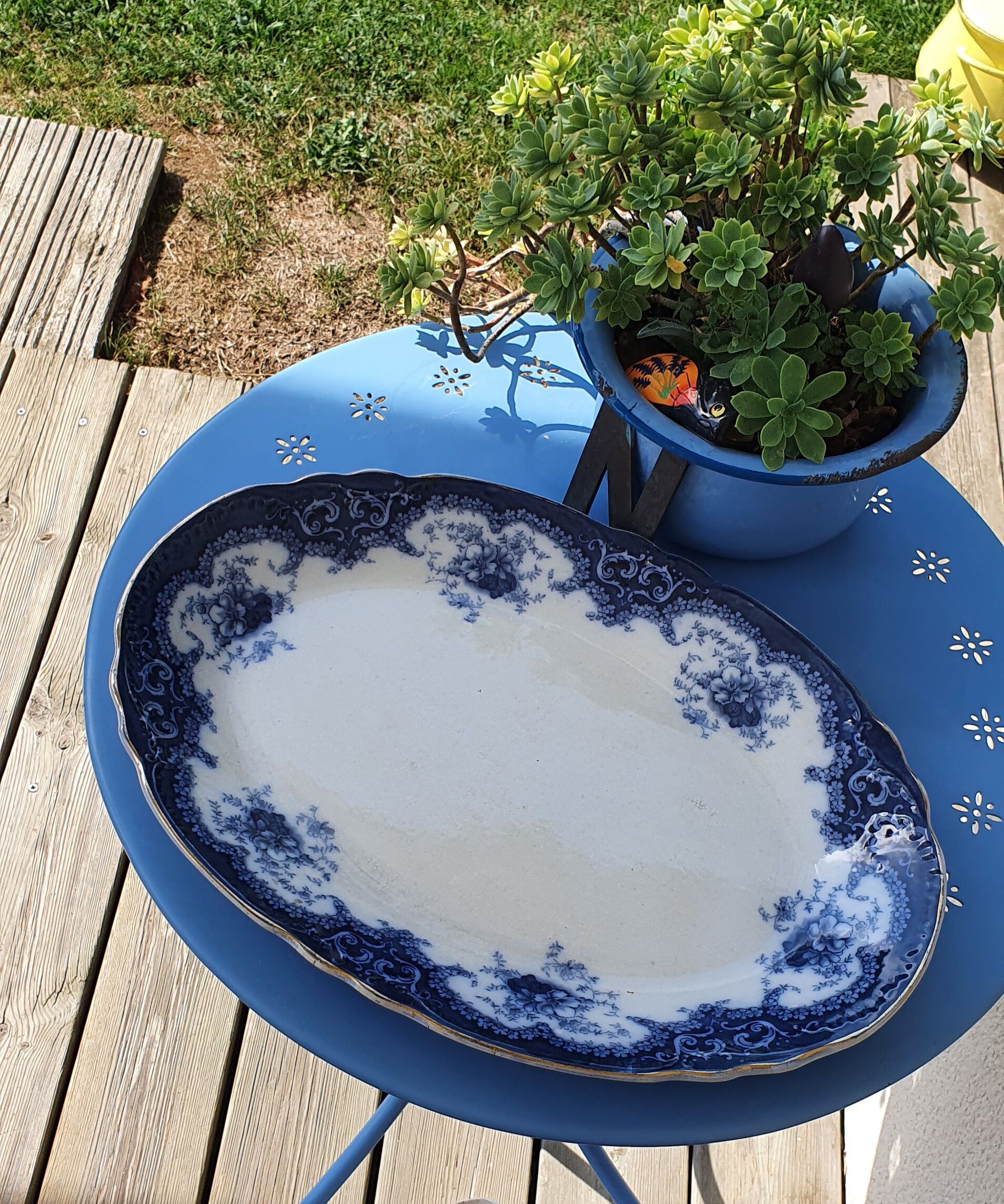 English porcelain dish