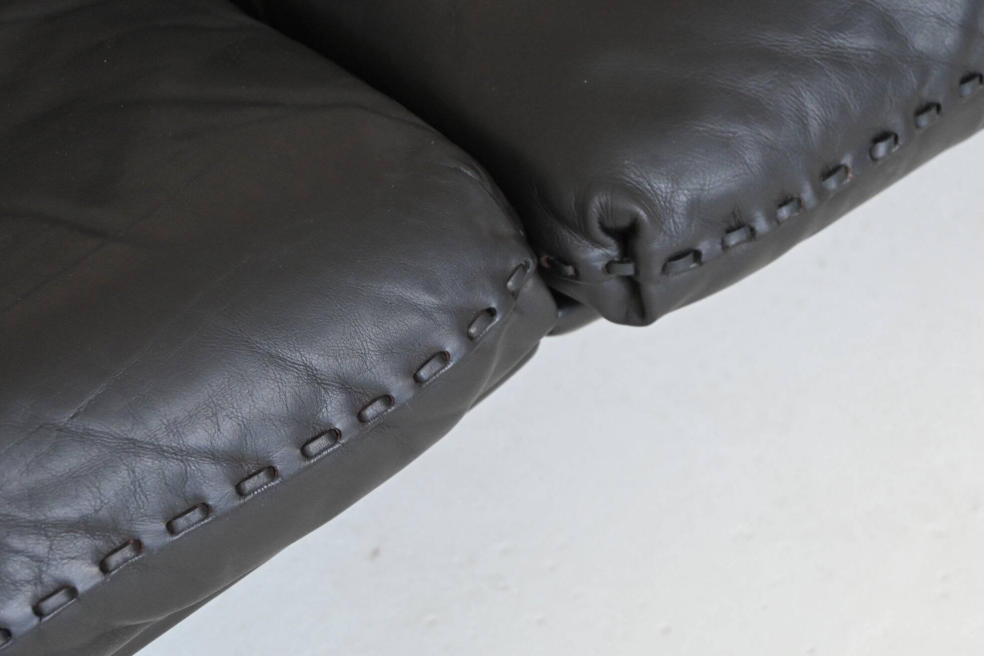 De Sede model DS-31 three-seat sofa black leather Switzerland 1970