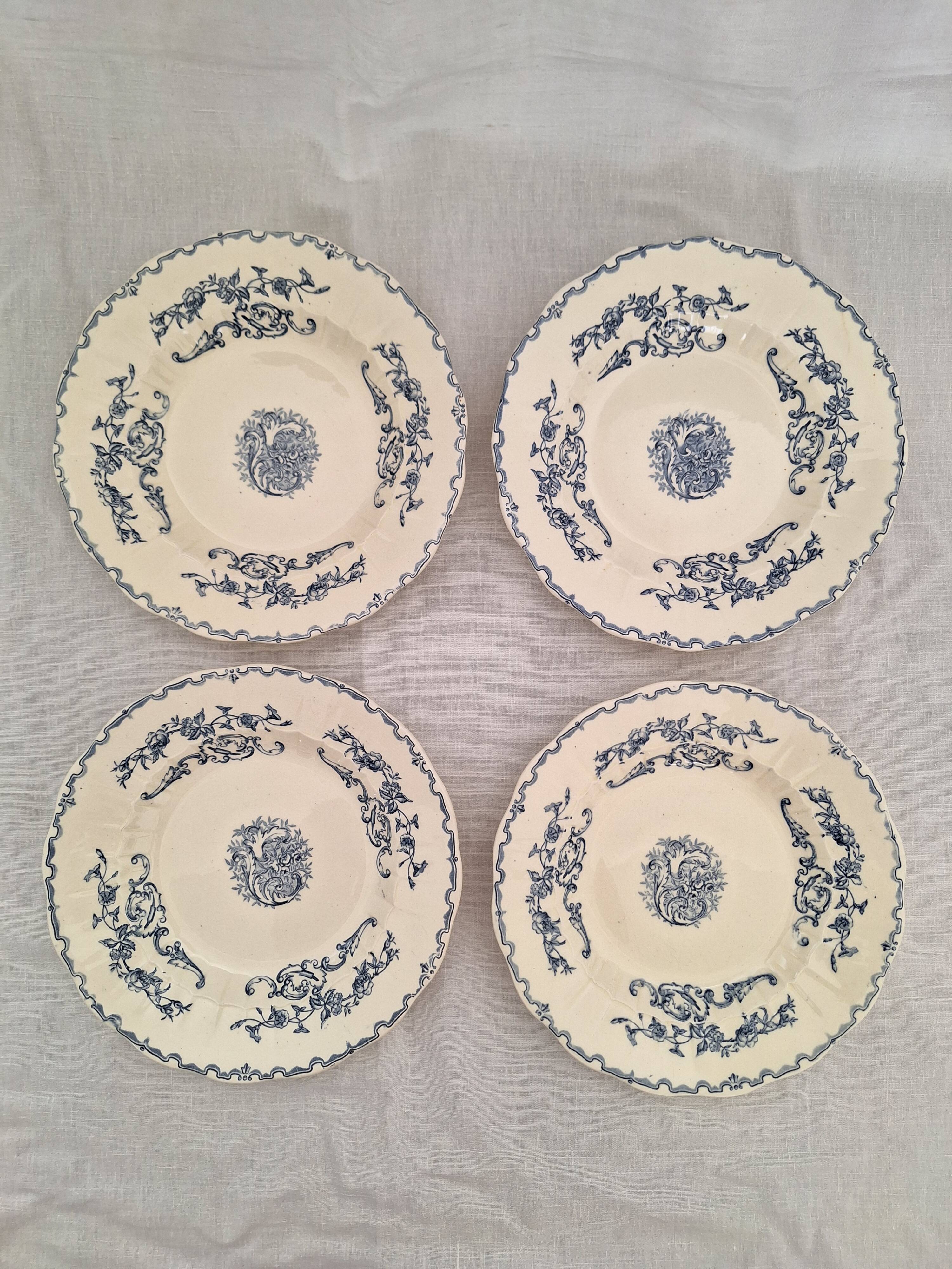 Vintage hollow plates HC Moscow