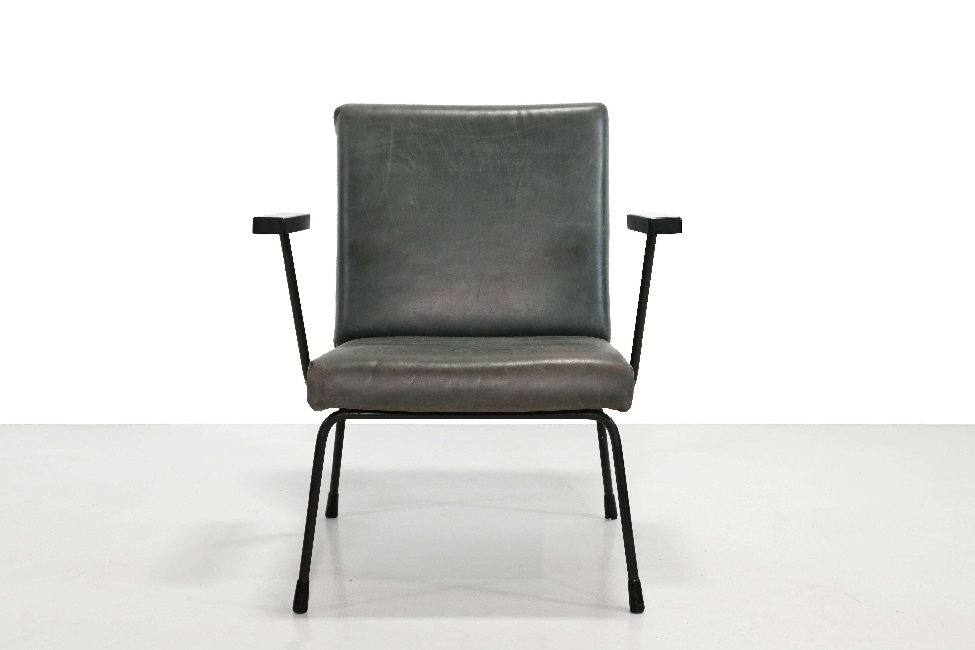Dutch modernist Gispen 1401 Armchair by Wim Rietveld in green leather