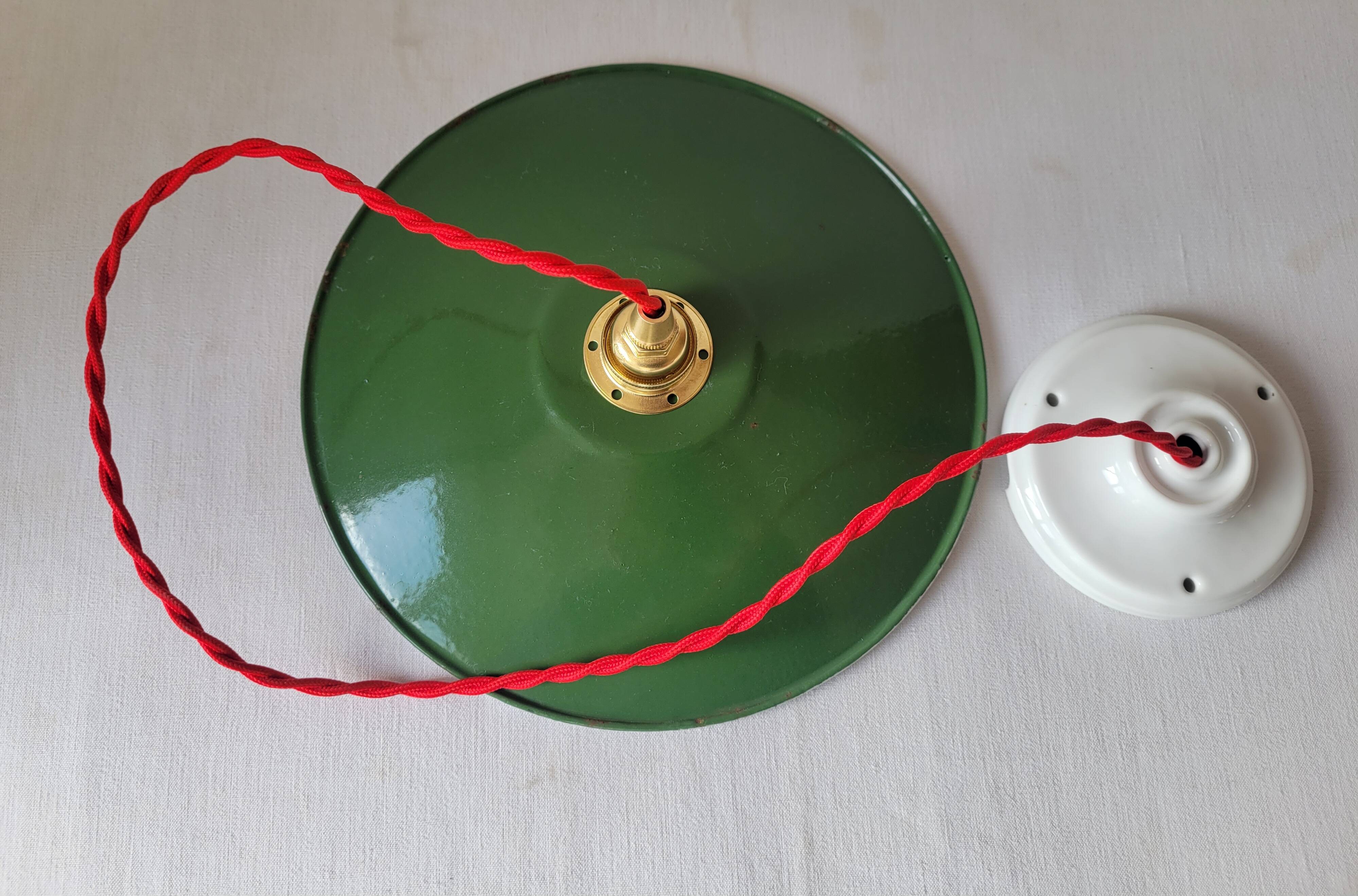 Suspension d'atelier en tôle émaillée vertee et blanche