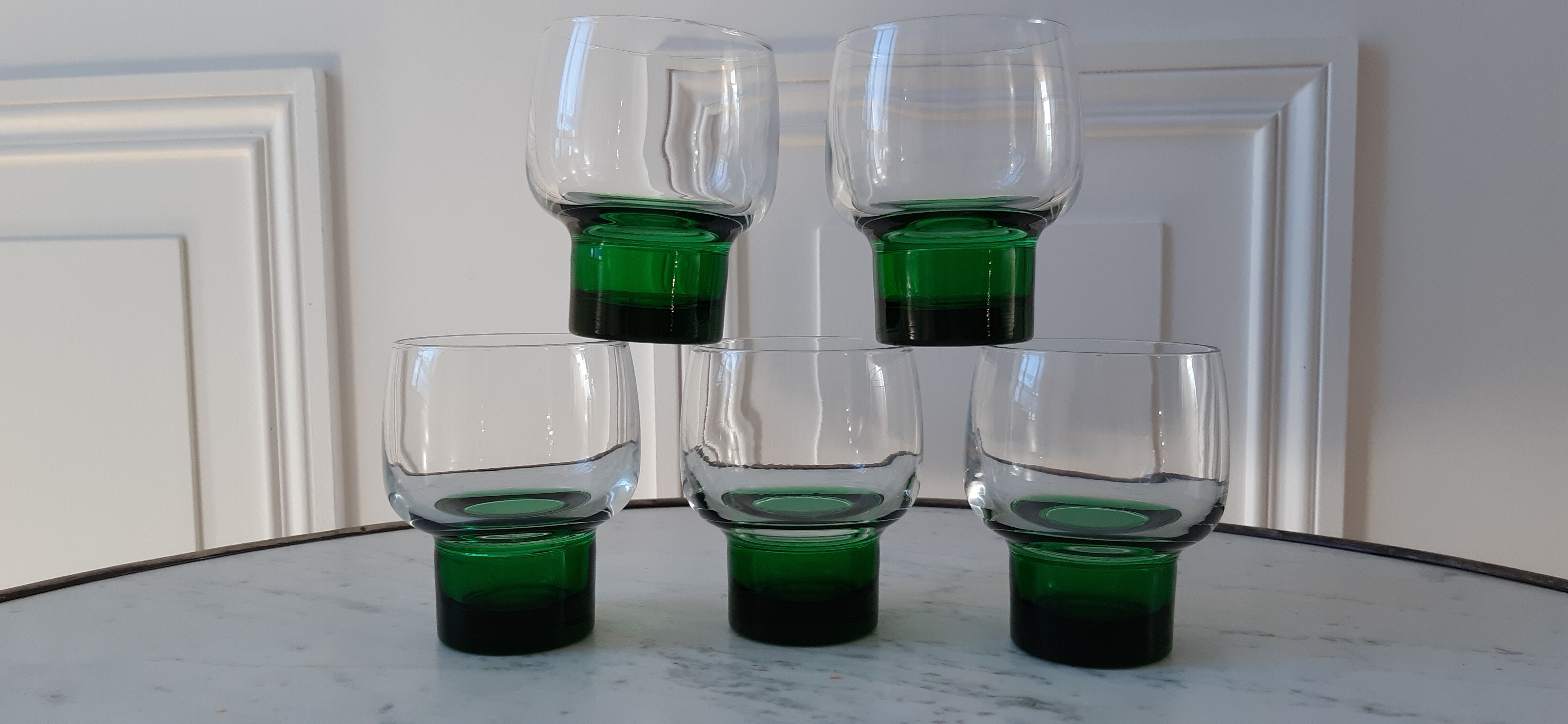 Set of 5 colored green glasses 60s
