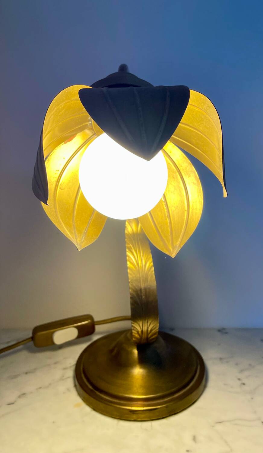 Brass flower lamp
