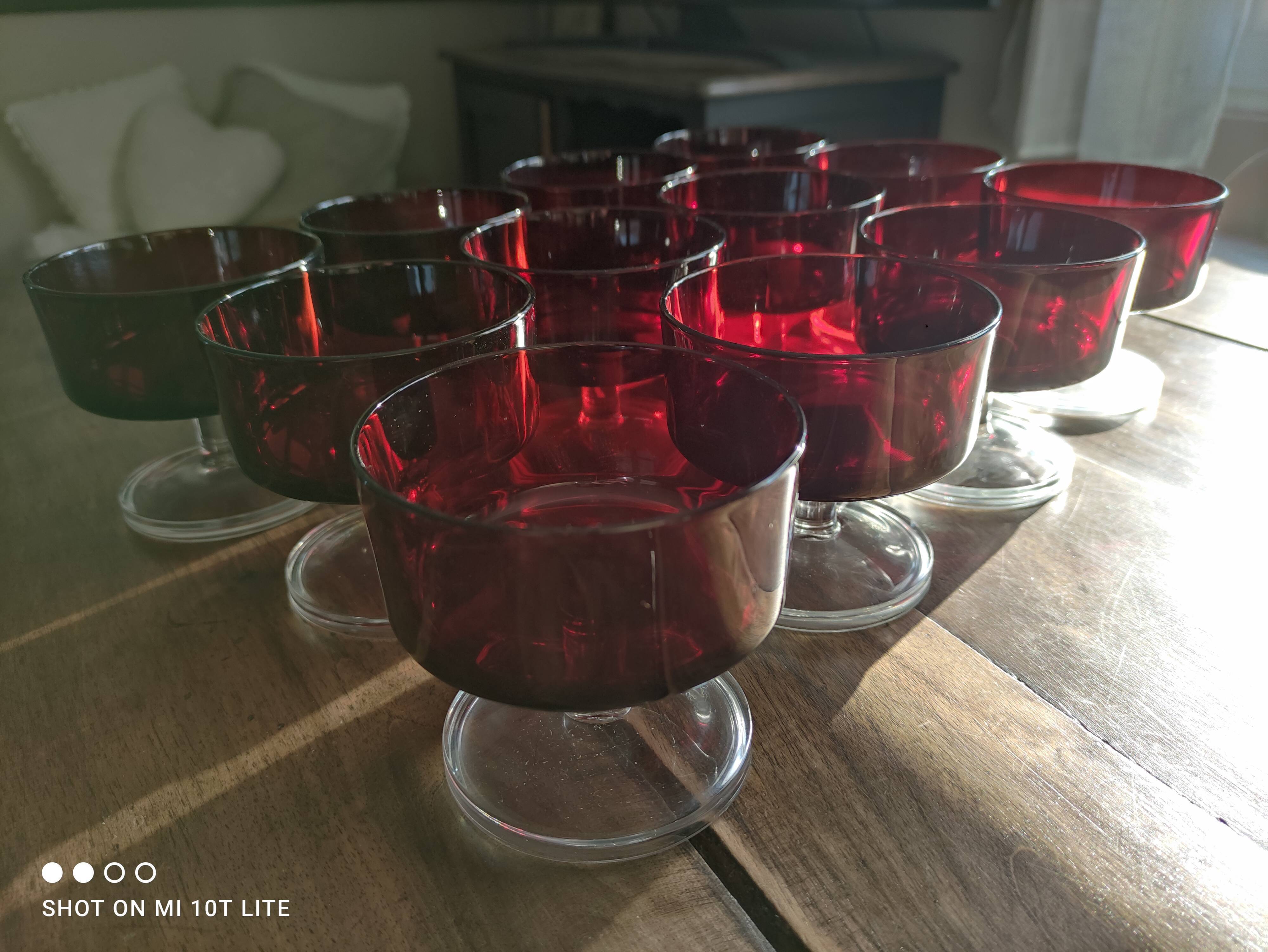 Lot de 12 coupes à champagne Luminarc modèle Suède rouge