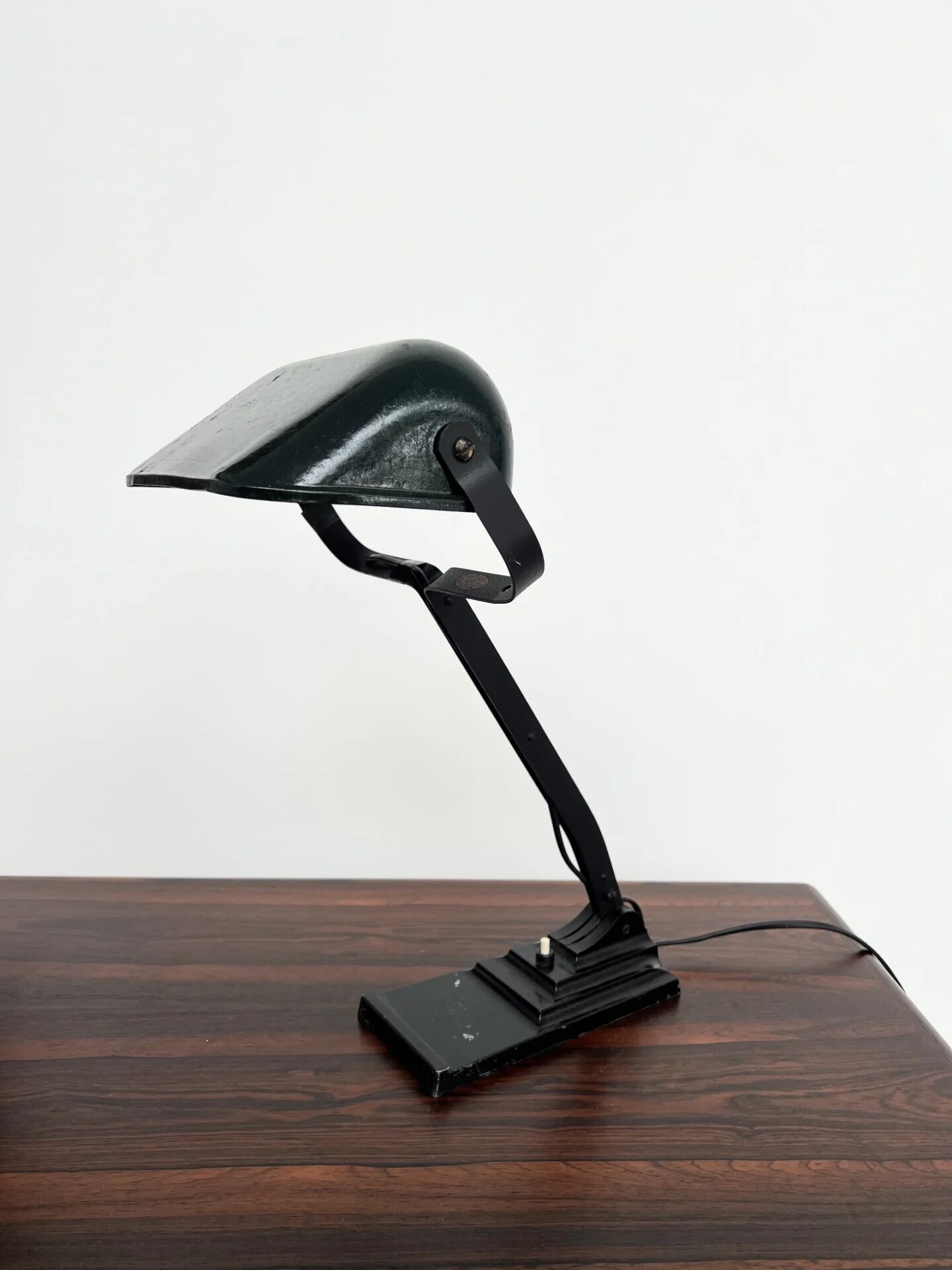 Lampe de bureau articulée ERPE — Vert foncé tout métal, Belgique, années 30-40