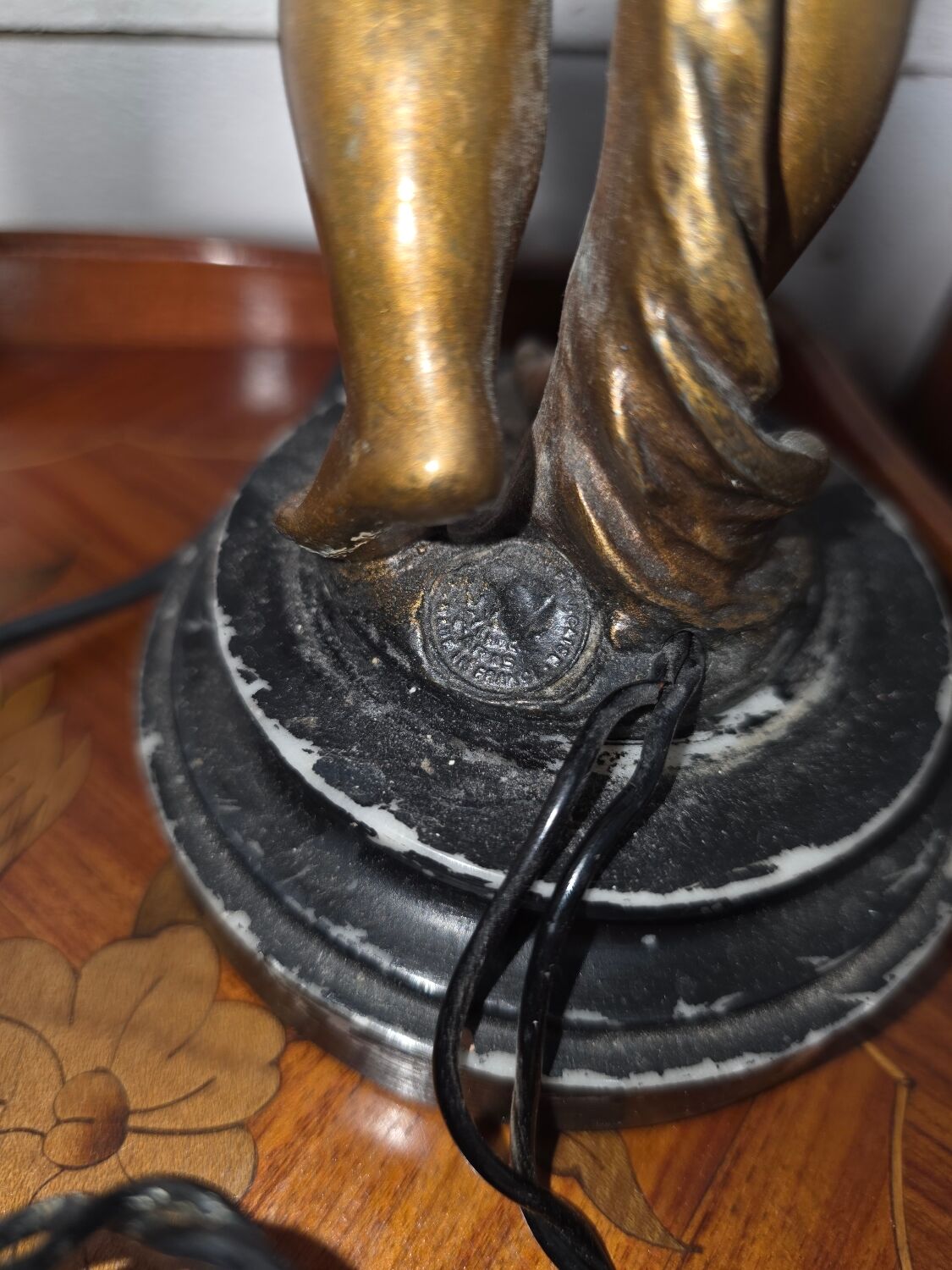 Pair of putti angel lamps from the 19th century.