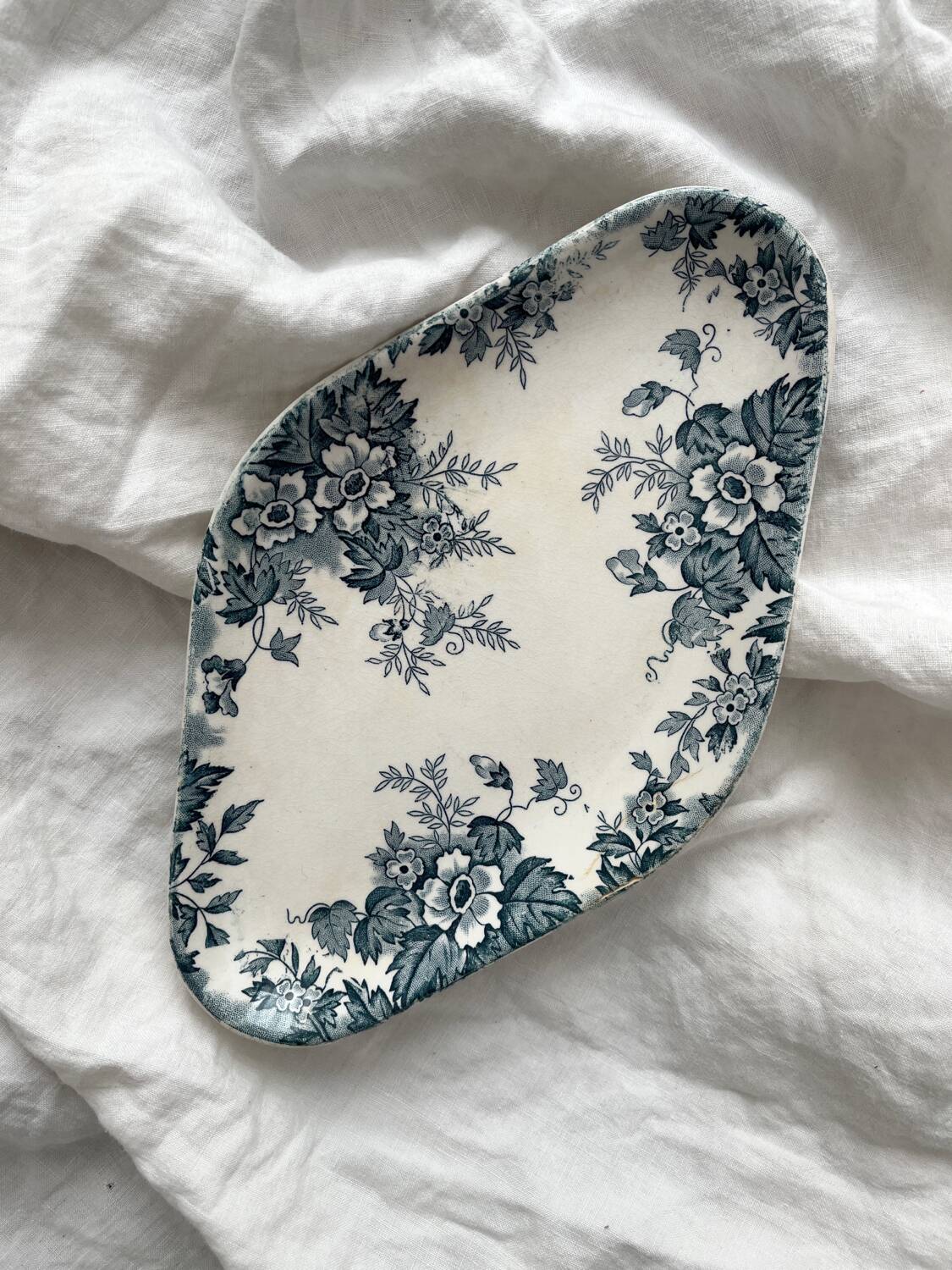 Ironware ramekin dish “Marie Louise” Saint Amand and Hamage