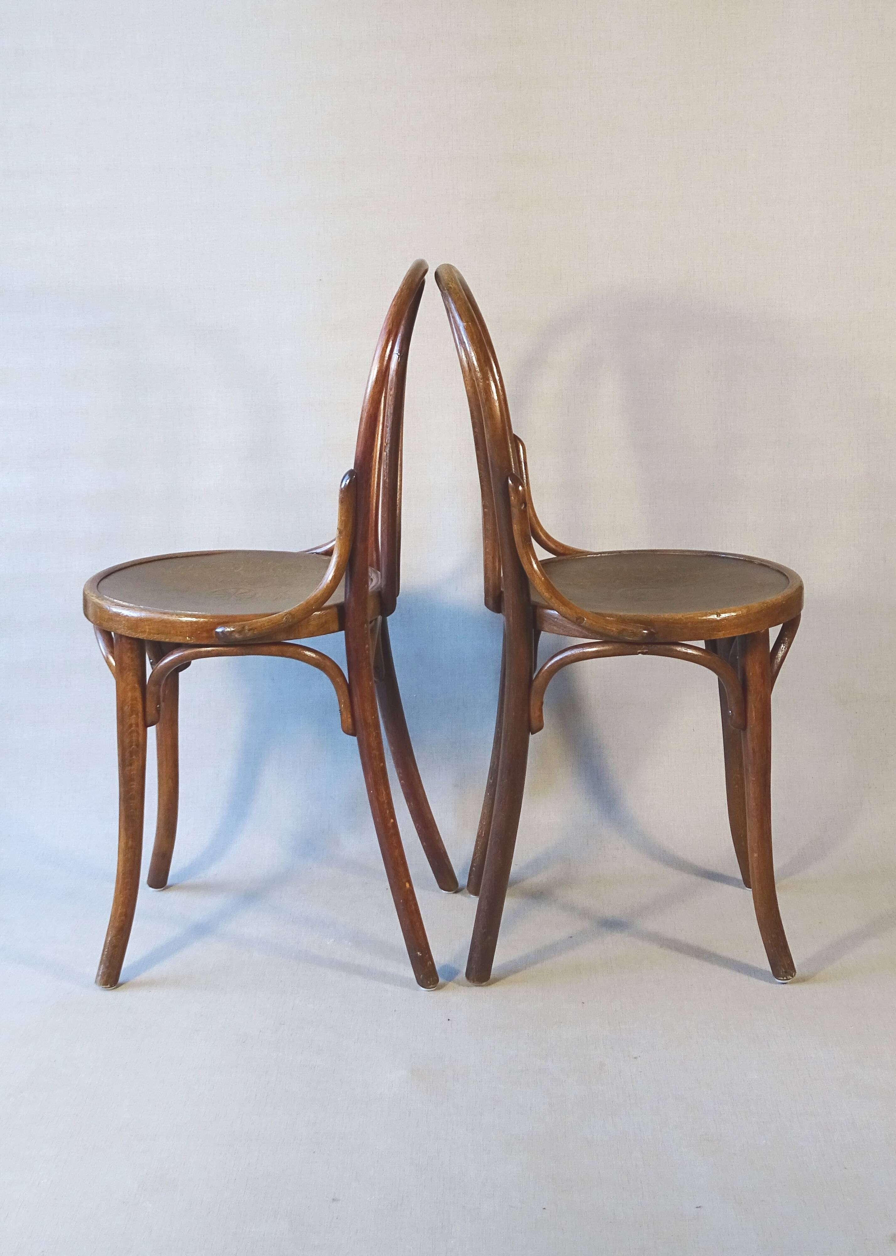 Set of 2 Thonet wooden seat bistro chairs N°18 1/2, Circa 1920