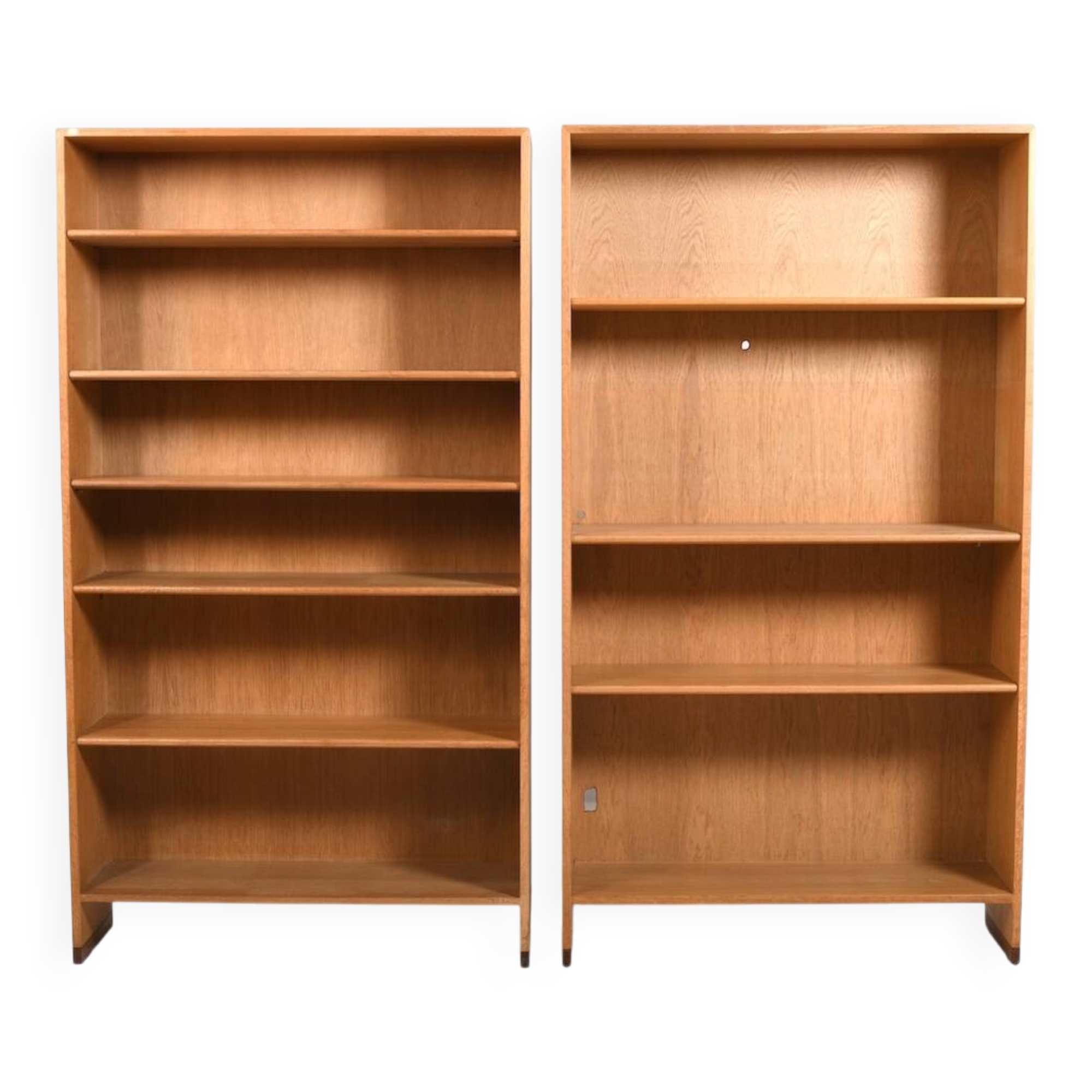 Pair of Hans J. Wegner Oak & Teak Bookshelves RY8