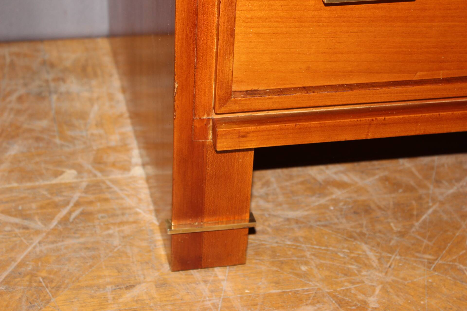Commode design circa 1970