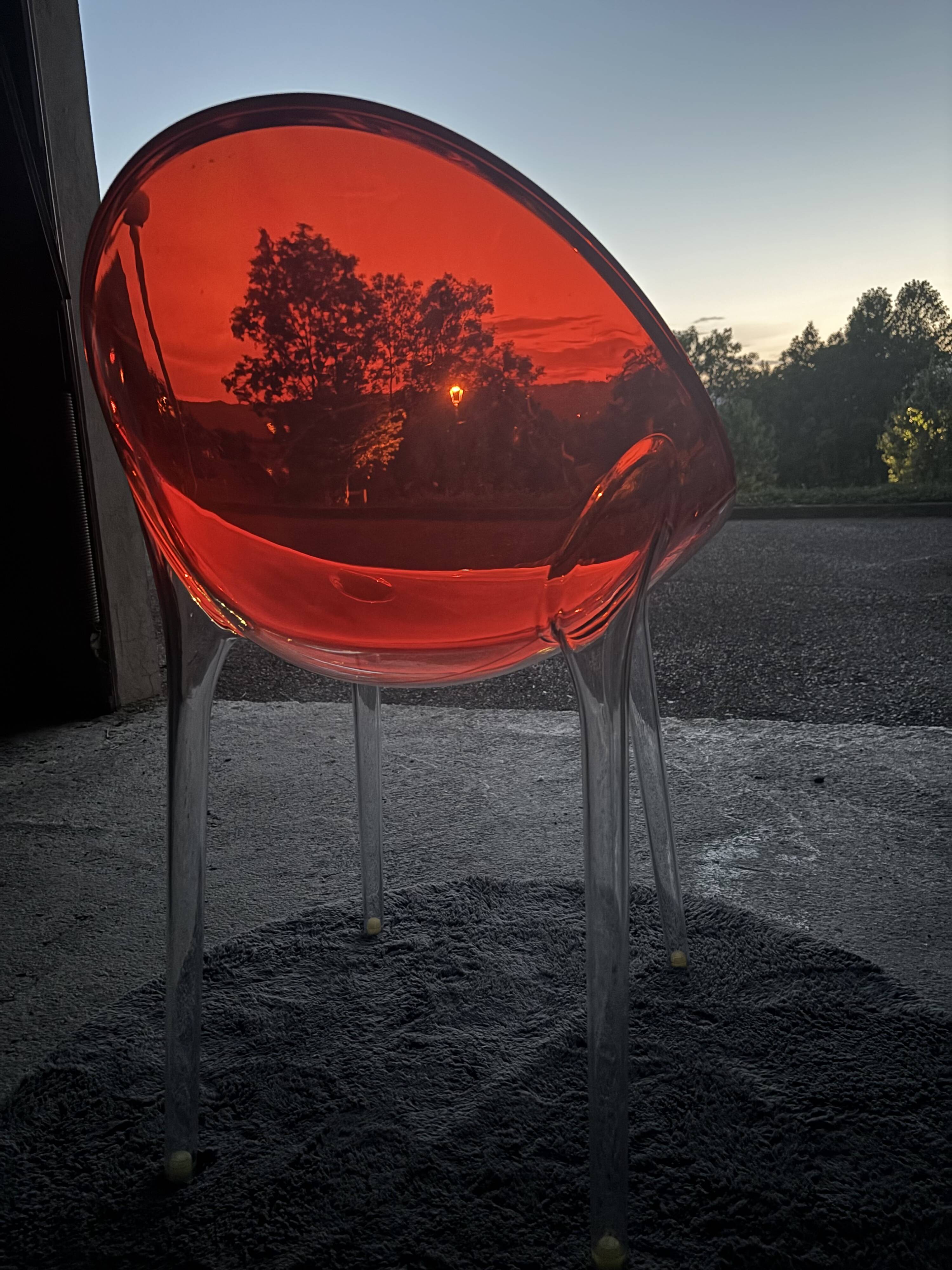 Chaise design Kartell "Mr. Impossible" - Philippe Starck et Eugeni Quitllet