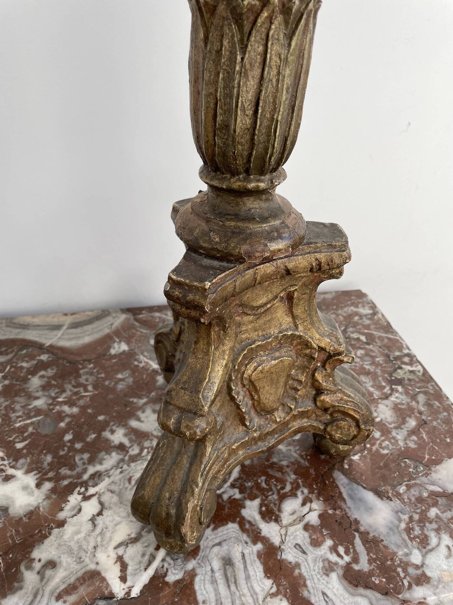 Candle picnic gilded and carved wood tripod feet, eighteenth century