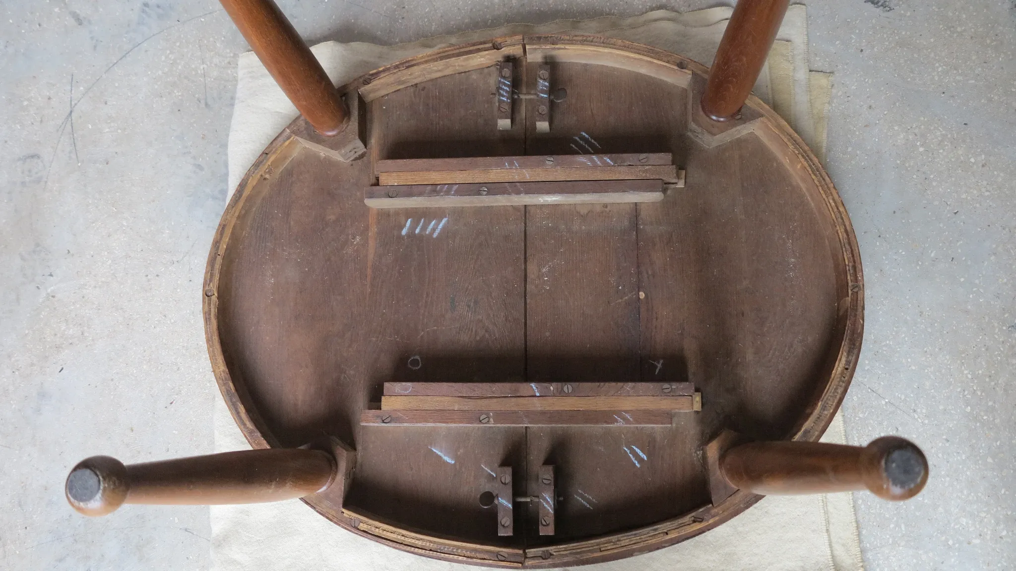 Table de salle à manger années 40