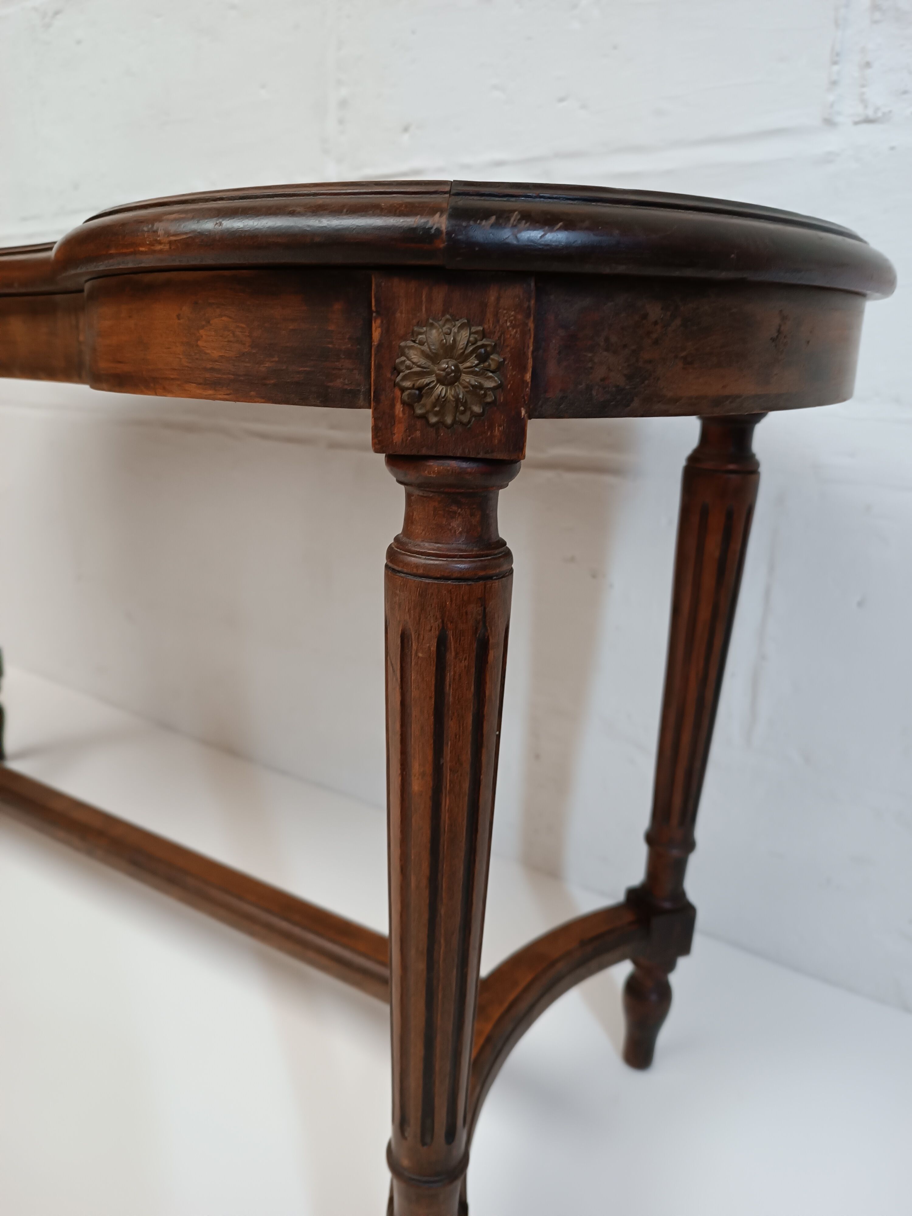 Wooden piano bench and canning