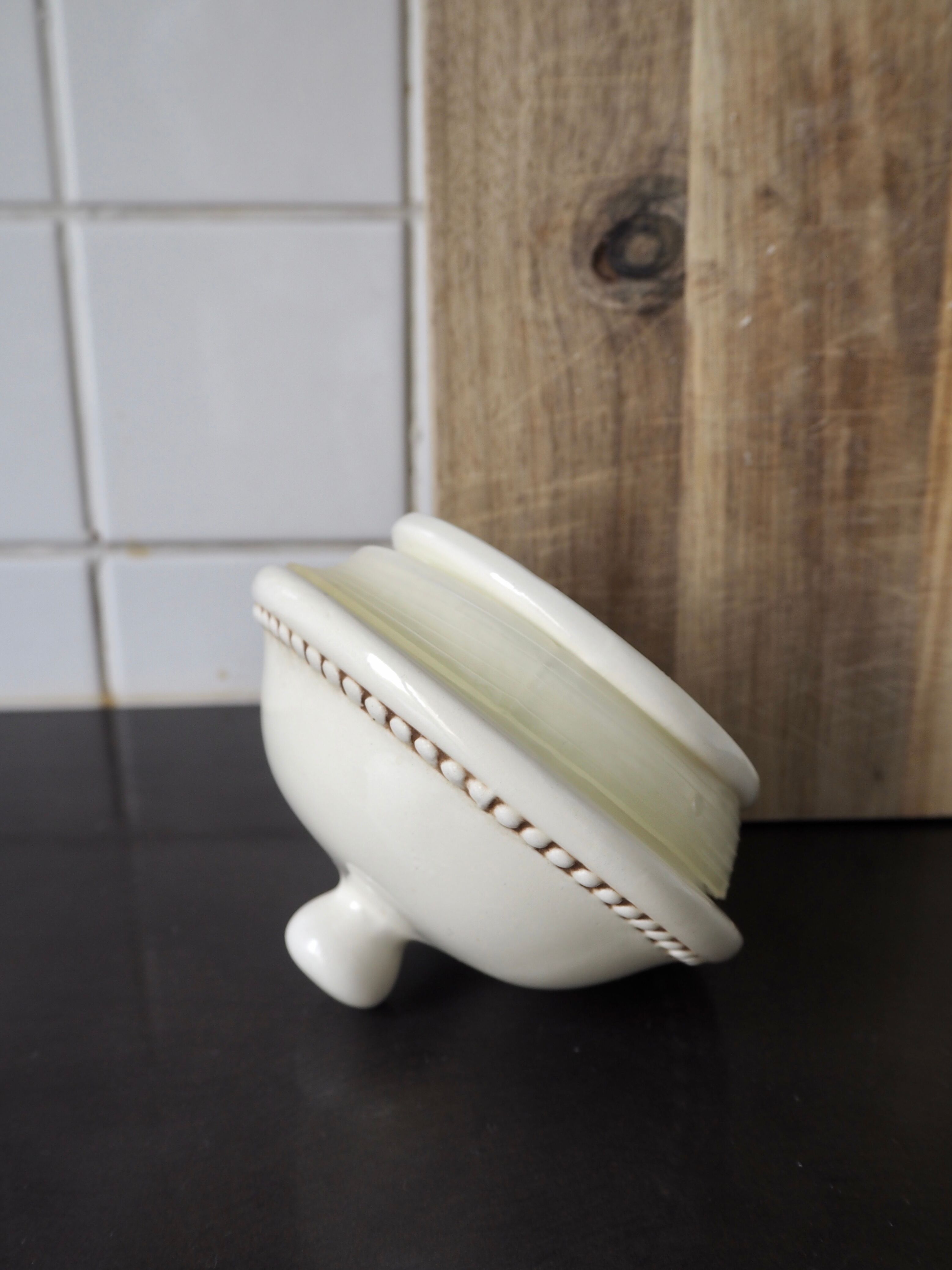 Ceramic pot with lid
