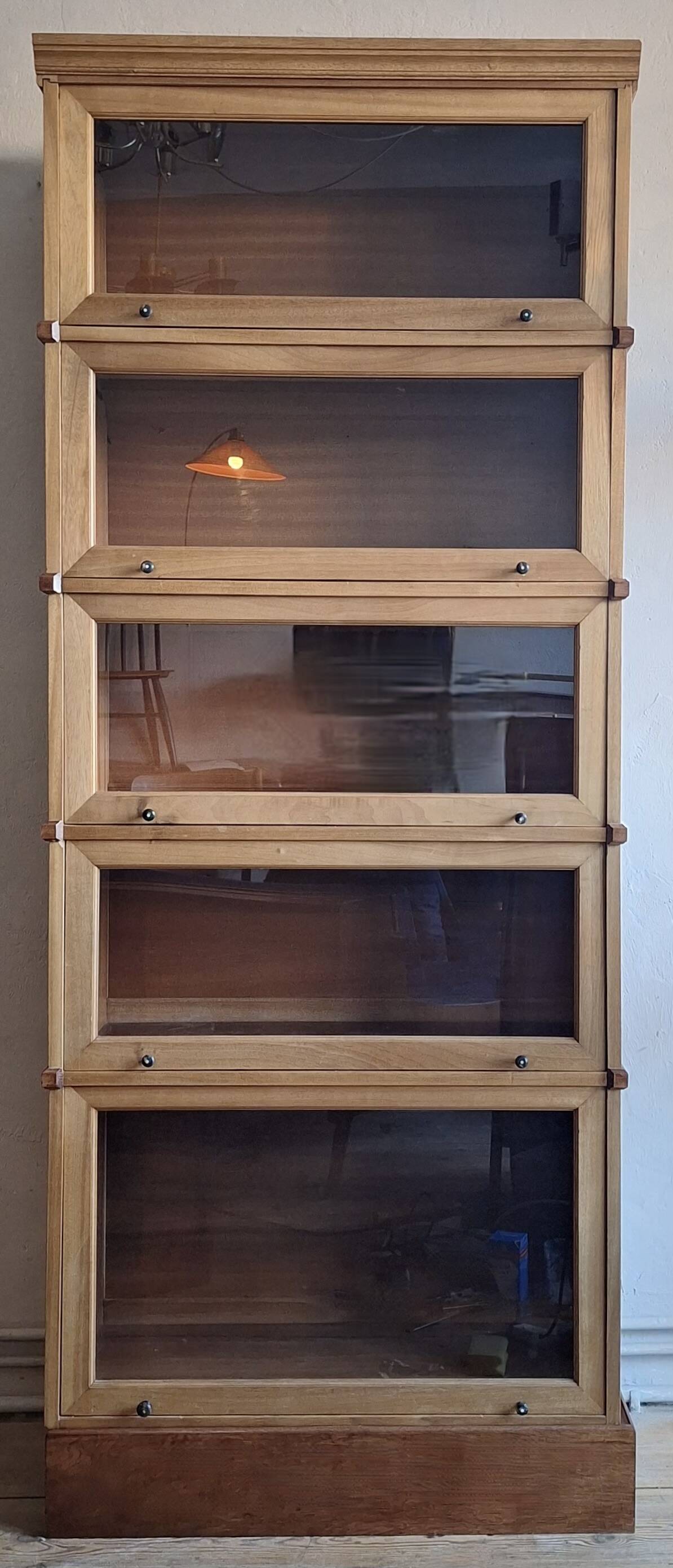 Globe-Wernicke stacking 'barrister's bookcase', USA 1920