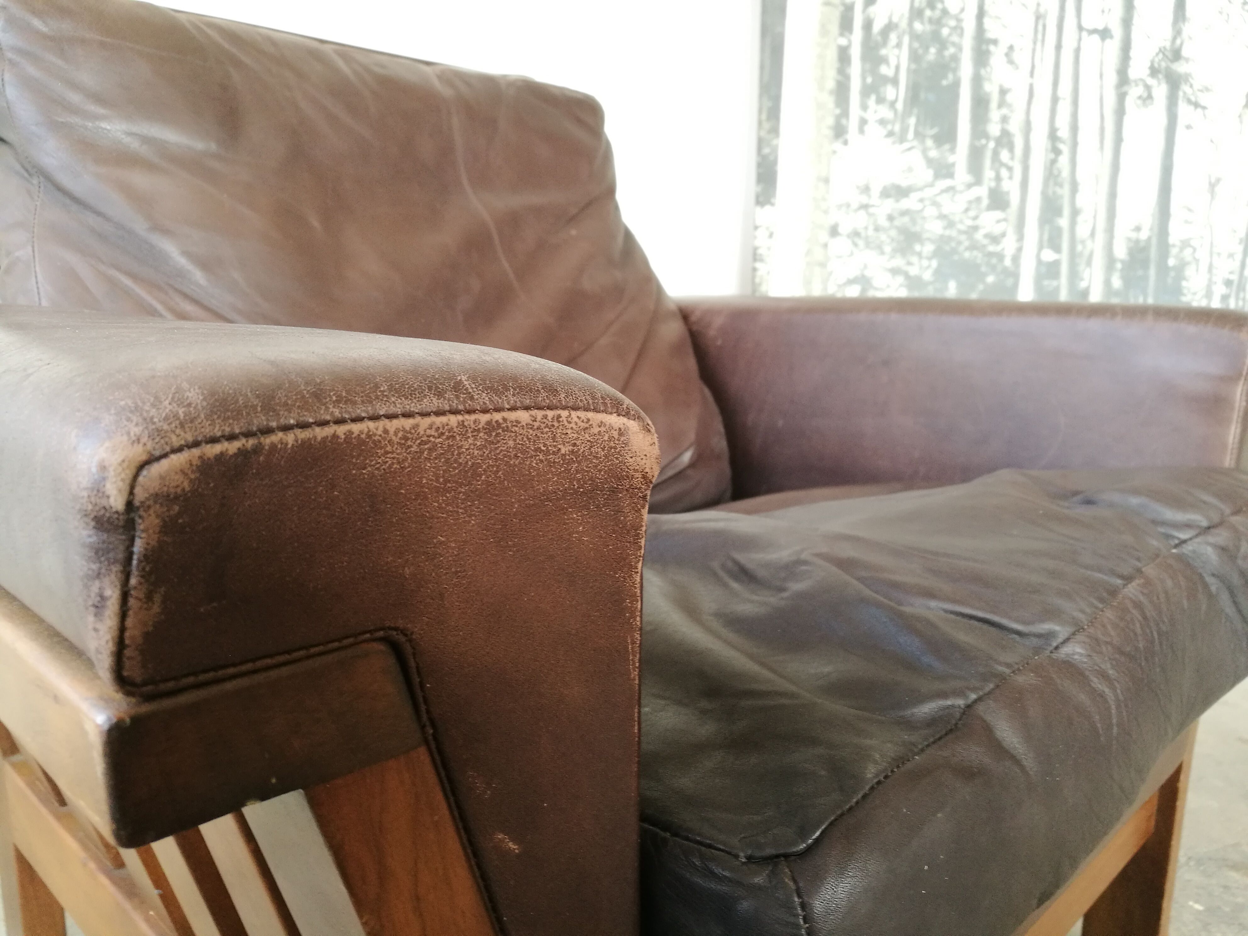 Leather armchair design 1980