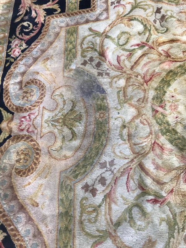 Old carpet 300 x 408 cm