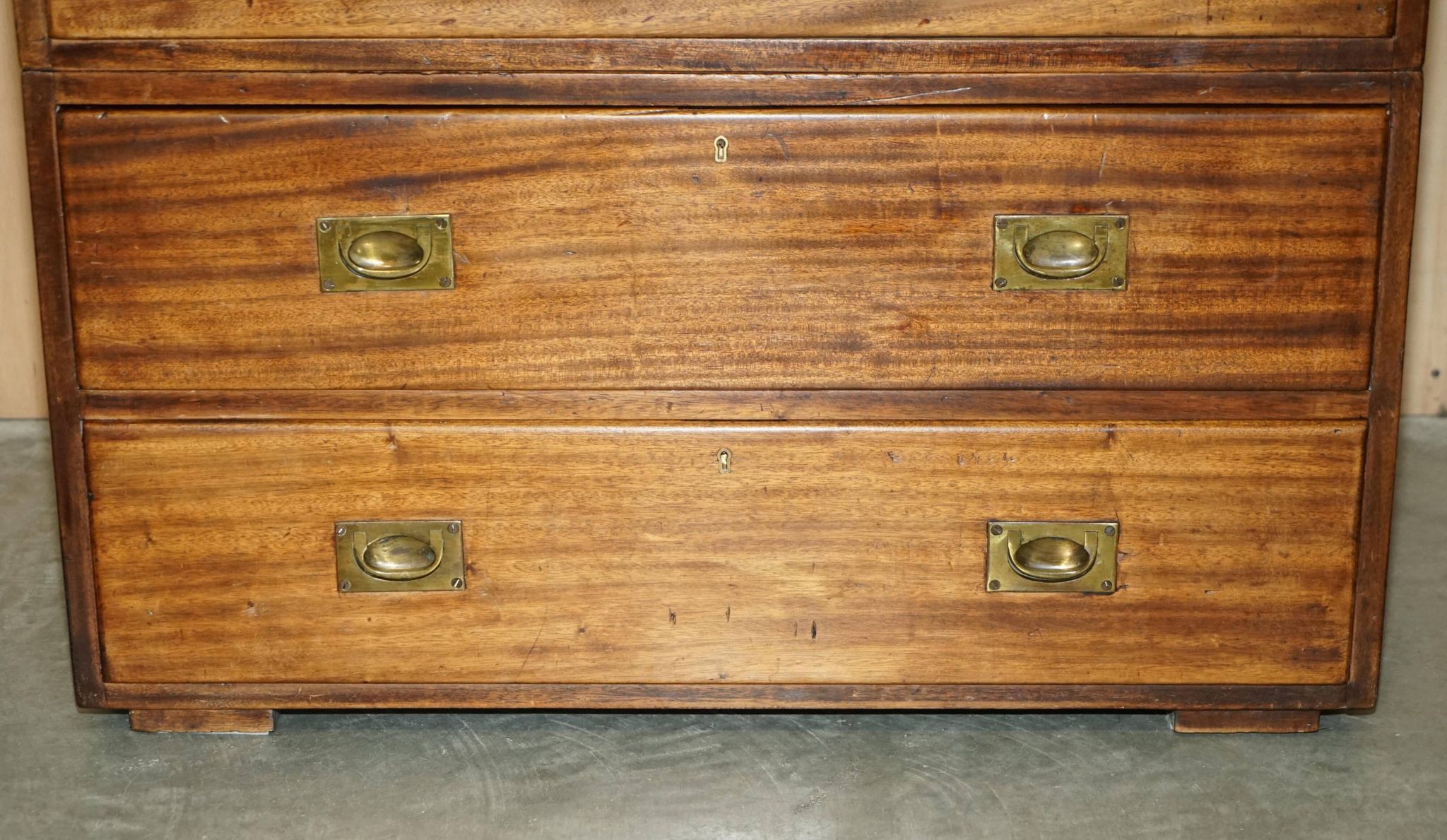 Commode de campagne militaire en acajou circa 1880