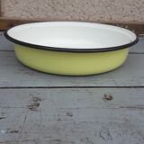 Flat basin in enamelled tole