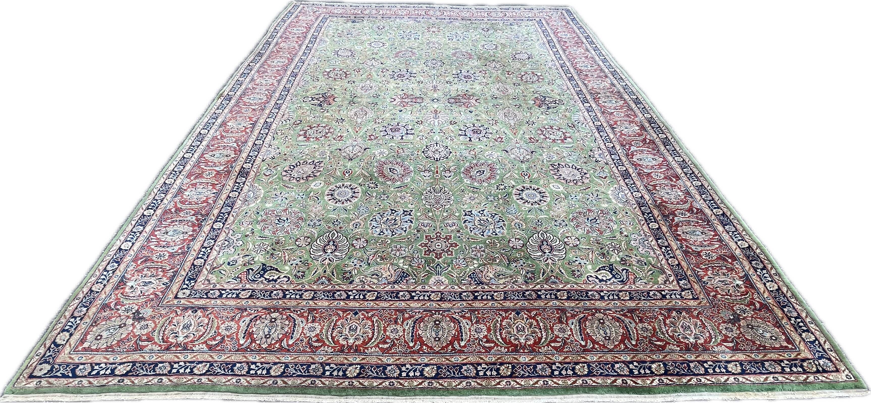 Large emerald Tabriz Persian rug 520x350 cm